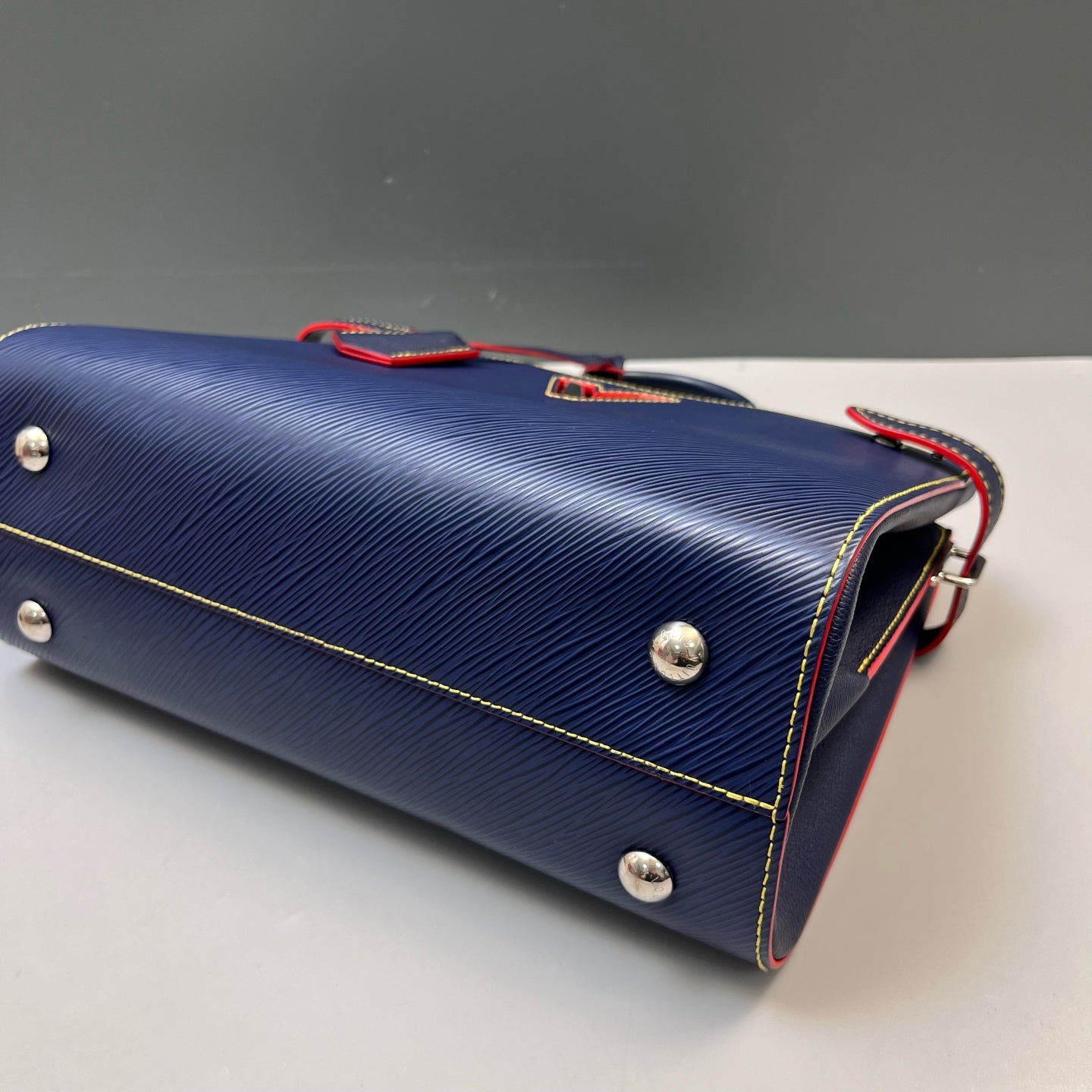 Louis Vuitton - Other - Leather - Navy - (medium)