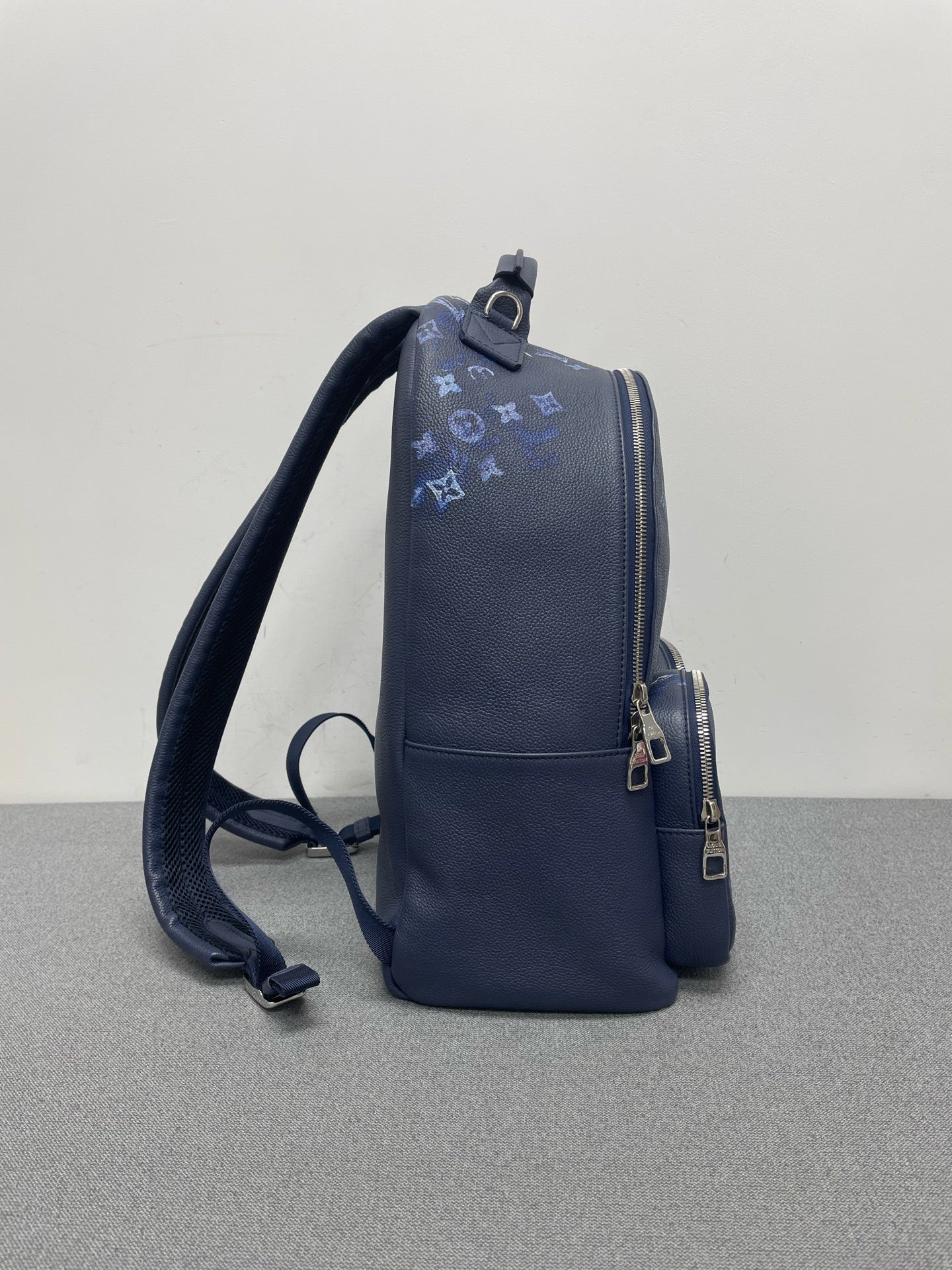 Louis Vuitton - Other - Leather - Navy - (medium)