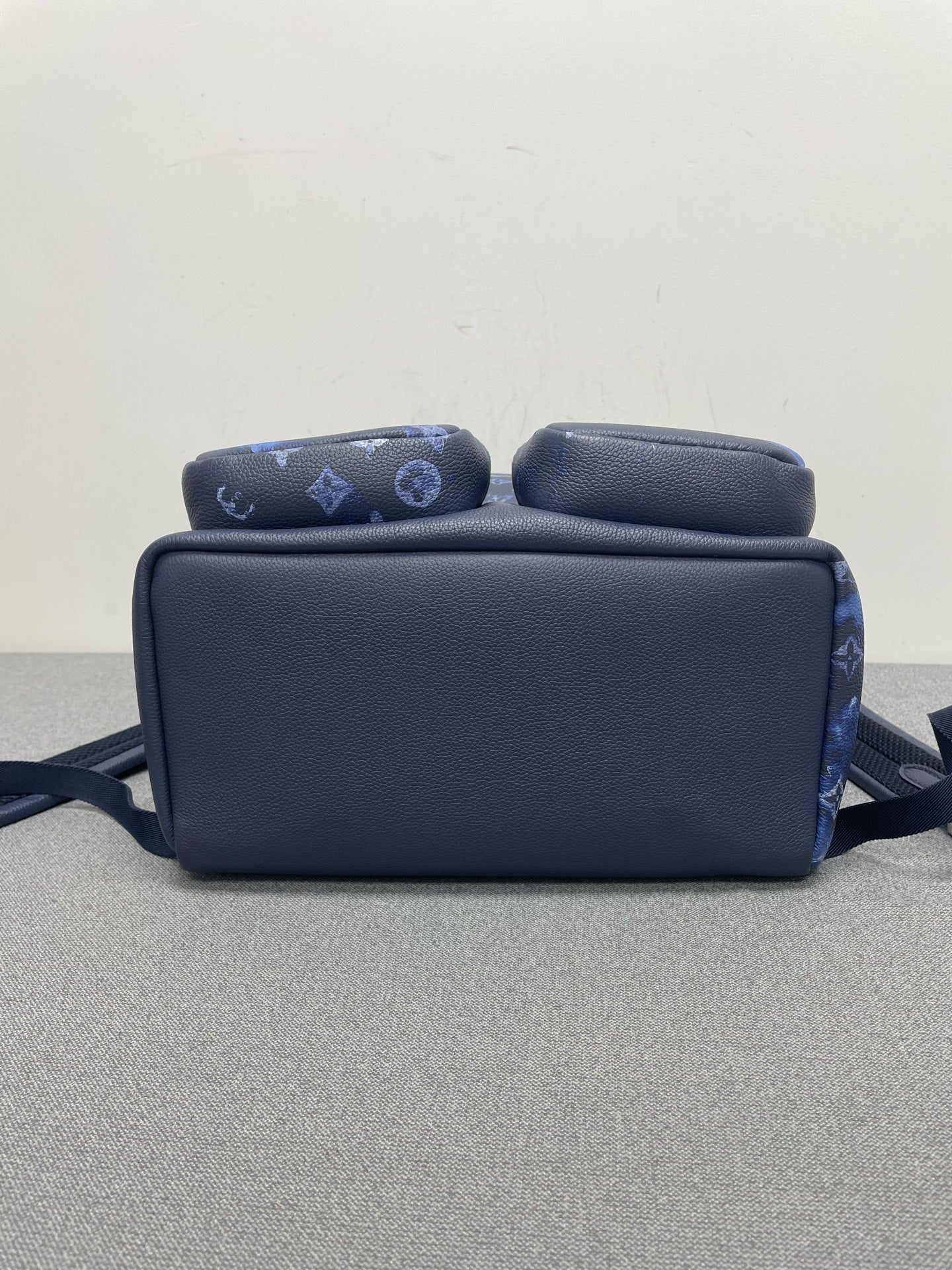 Louis Vuitton - Other - Leather - Navy - (medium)