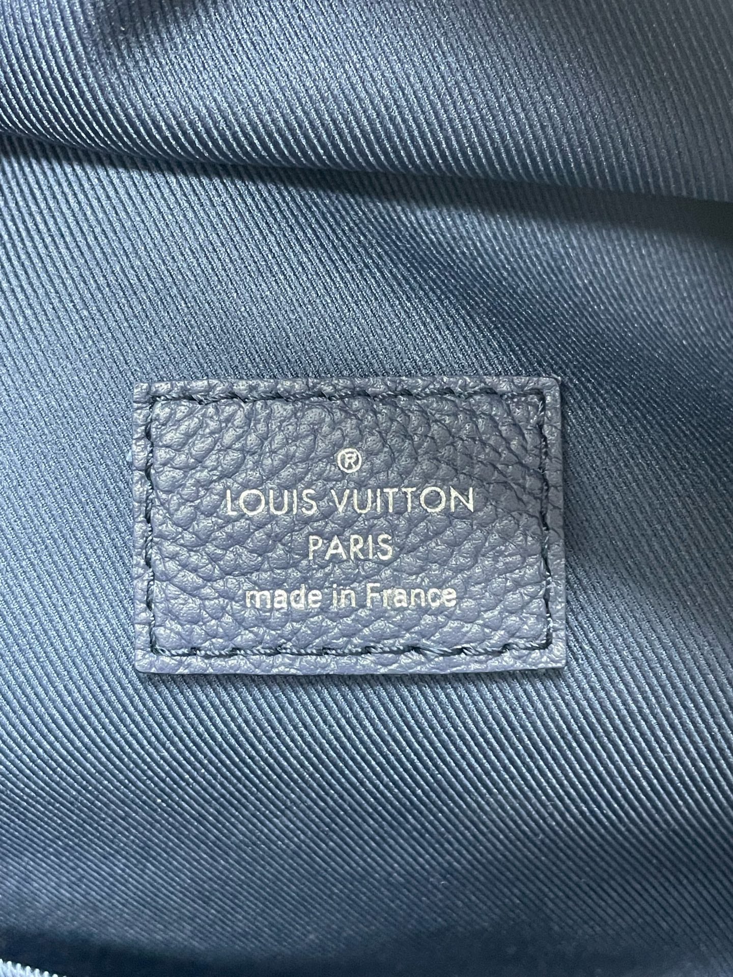 Louis Vuitton - Other - Leather - Navy - (medium)