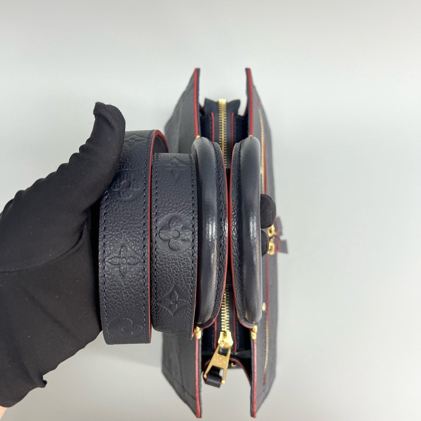 Louis Vuitton - Other - Leather - Navy - (medium)