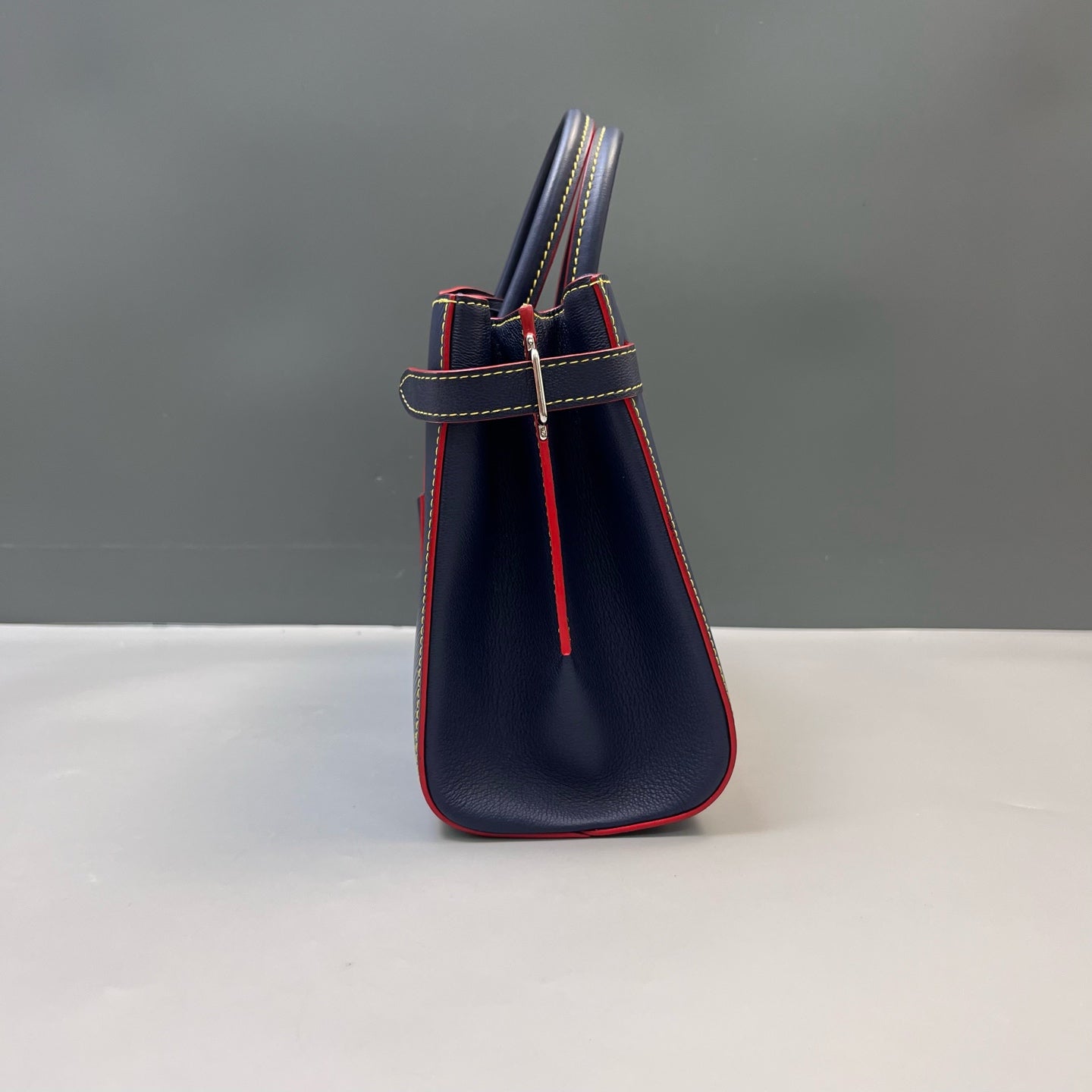 Louis Vuitton - Other - Leather - Navy - (medium)