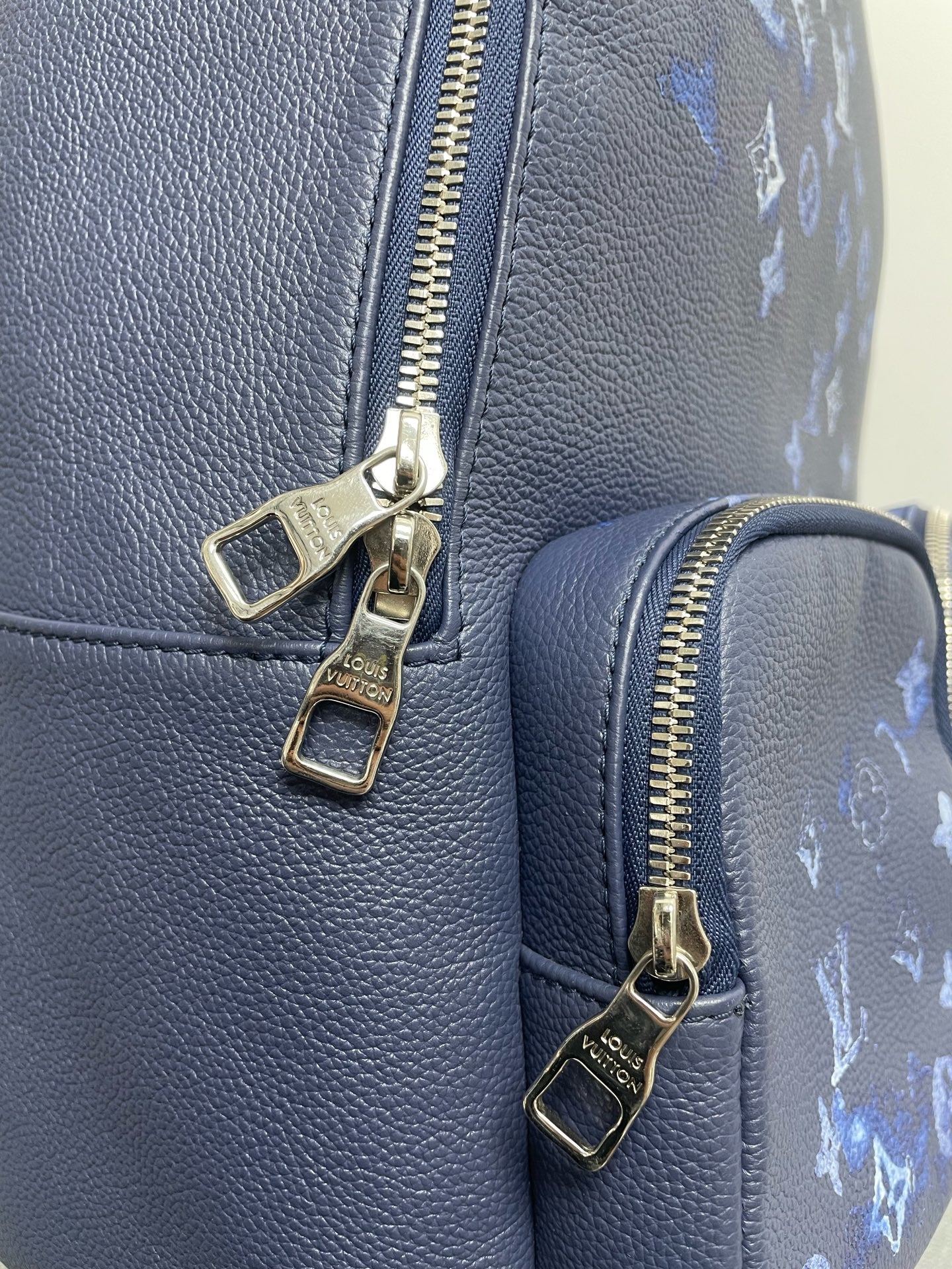 Louis Vuitton - Other - Leather - Navy - (medium)