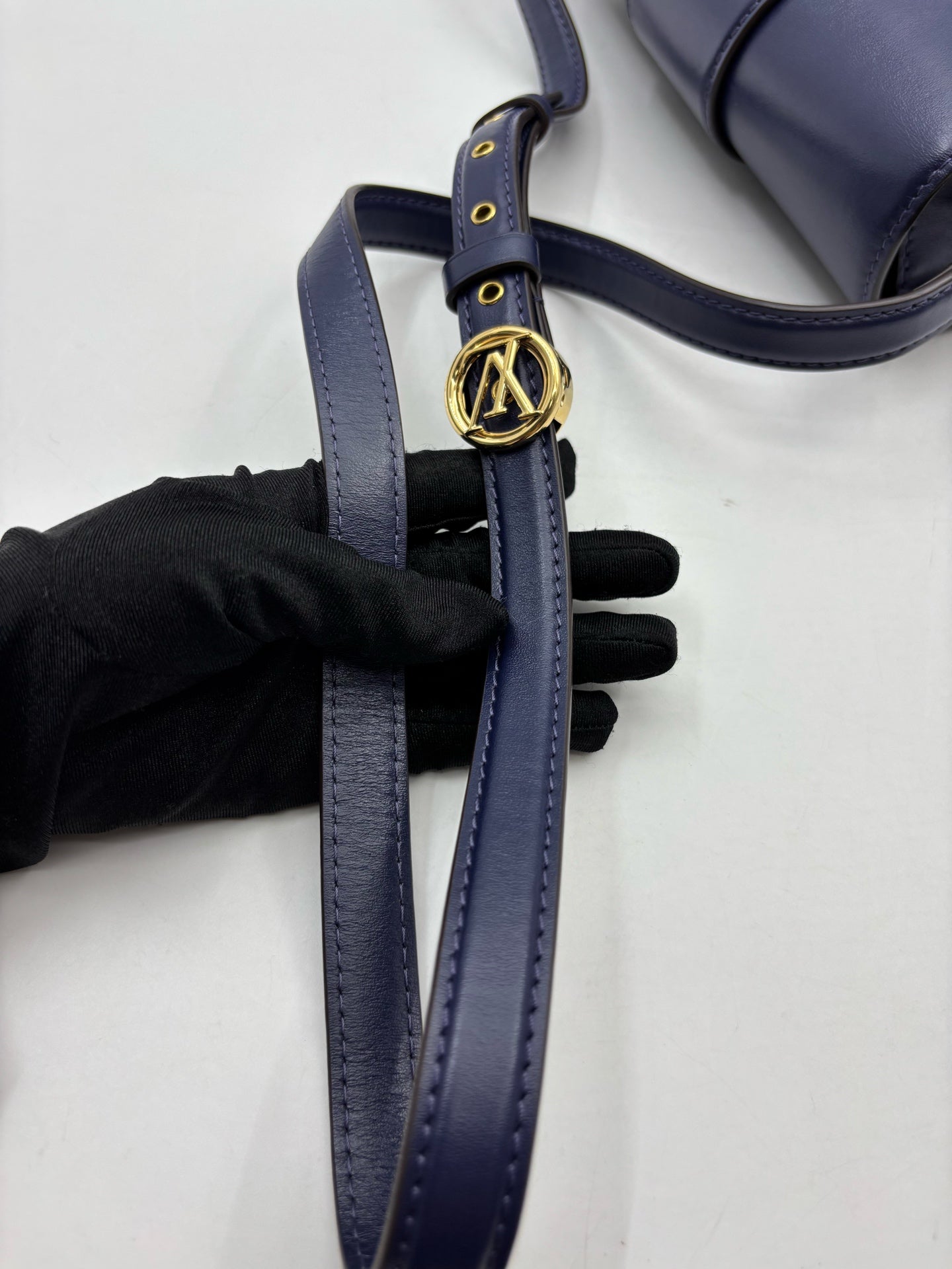 Louis Vuitton - Other - Leather - Navy - (medium)