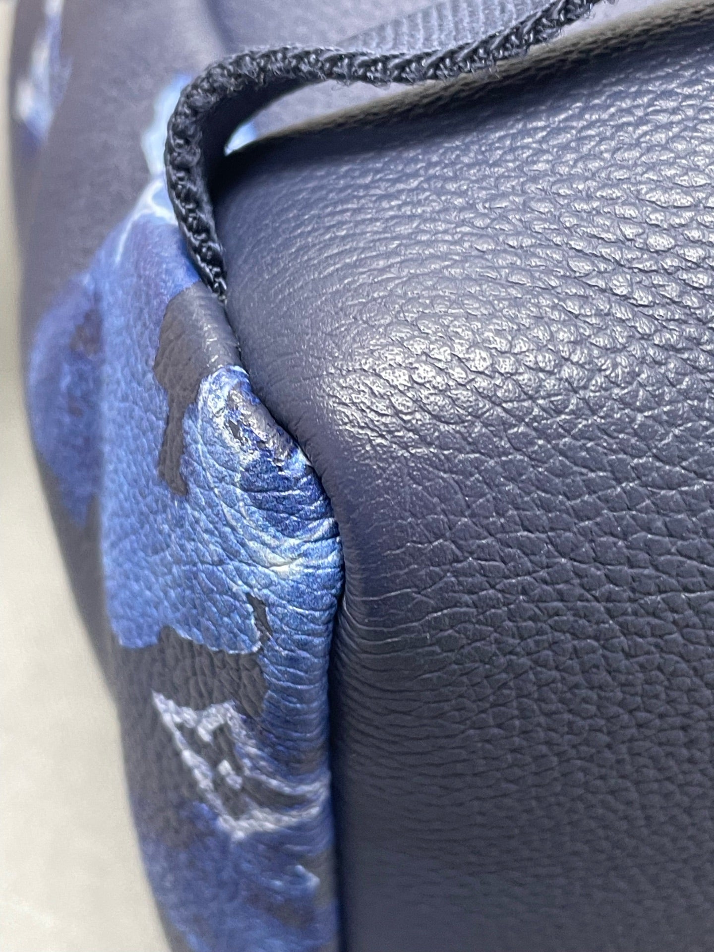 Louis Vuitton - Other - Leather - Navy - (medium)