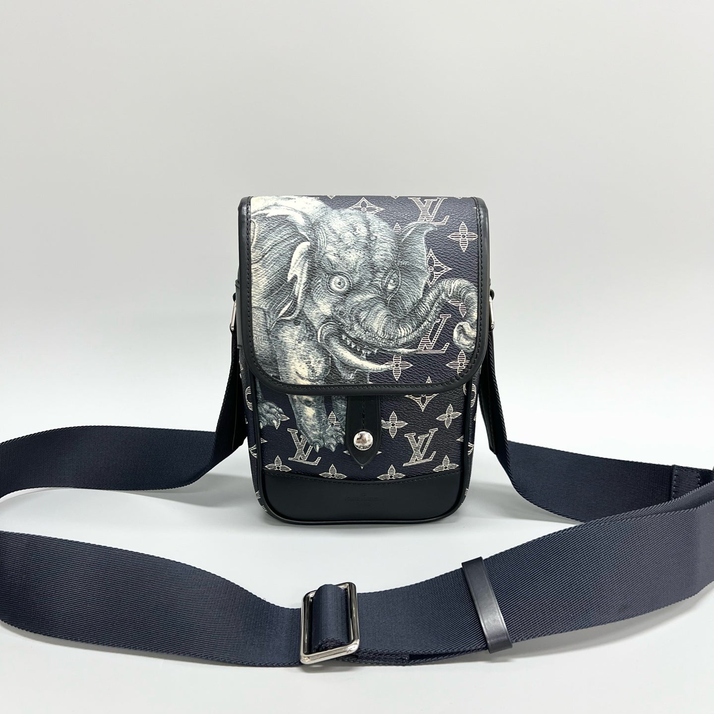 Louis Vuitton - Other - Leather - Navy - (mini)