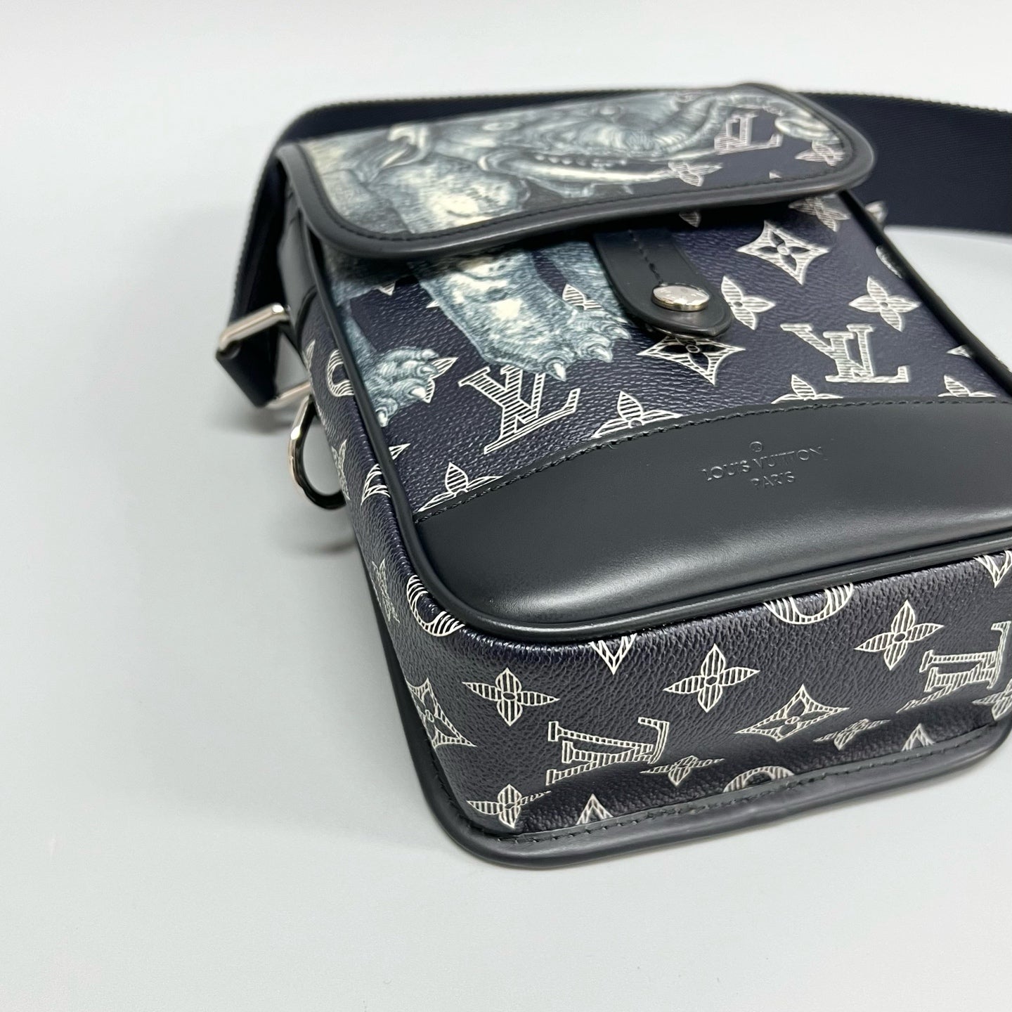 Louis Vuitton - Other - Leather - Navy - (mini)