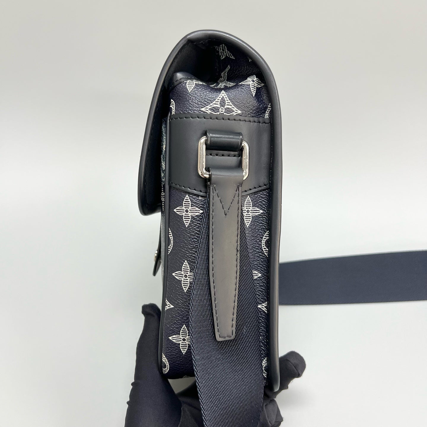 Louis Vuitton - Other - Leather - Navy - (mini)