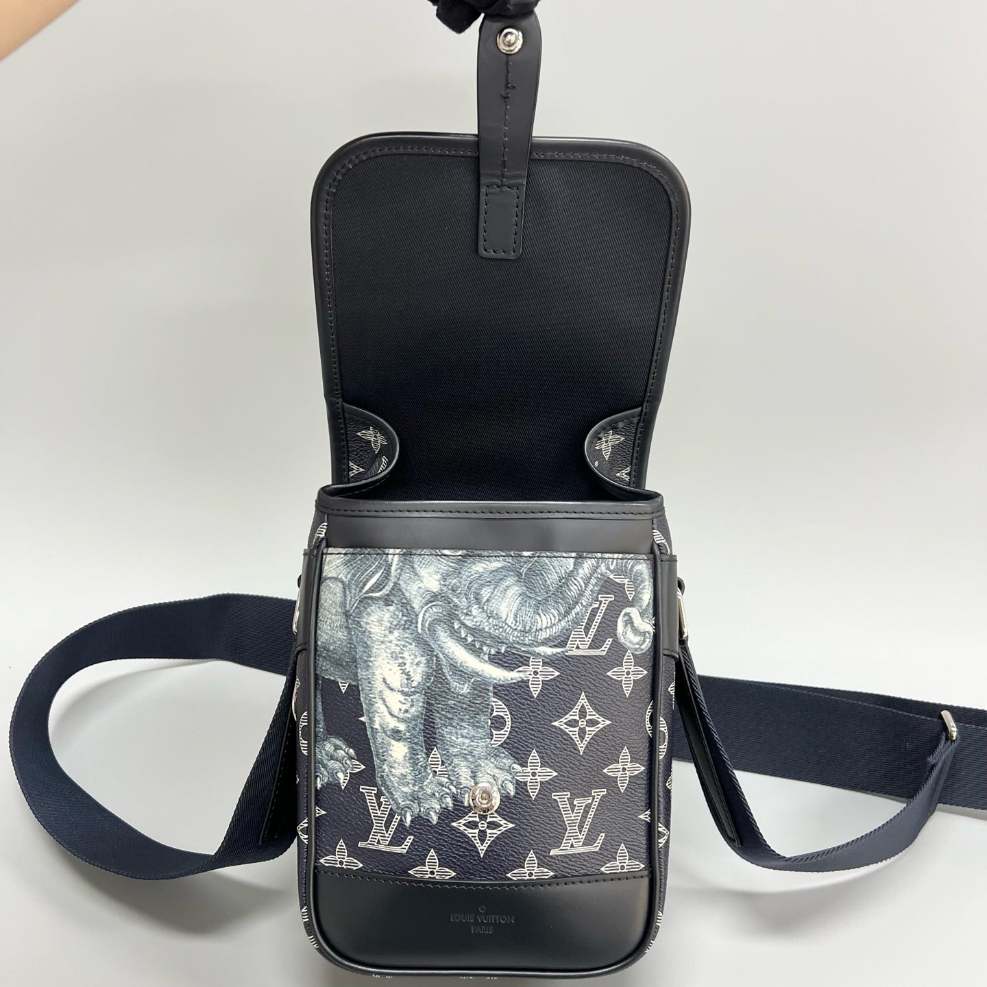 Louis Vuitton - Other - Leather - Navy - (mini)