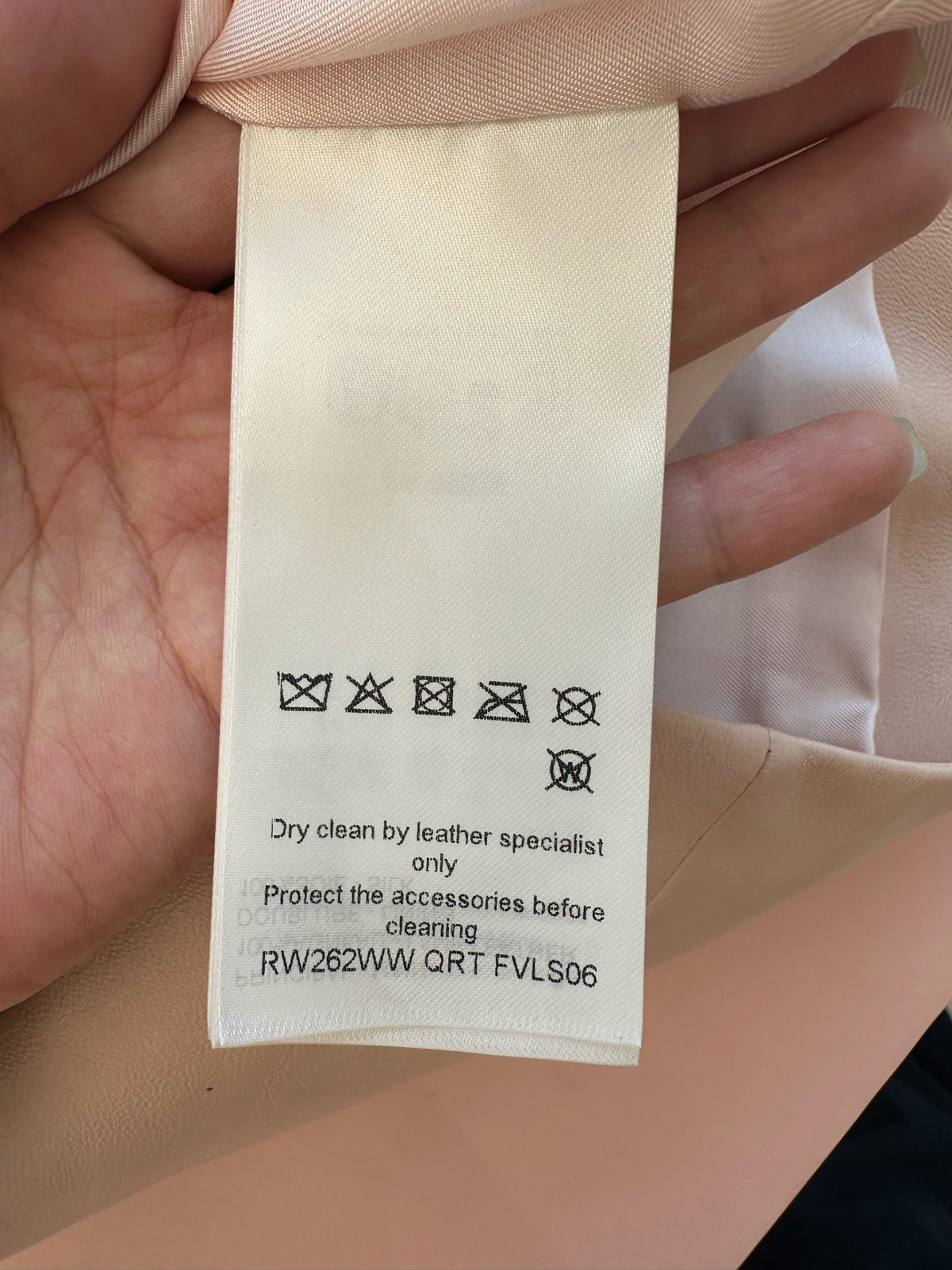 Louis Vuitton - Other - Leather - Pink - (36)
