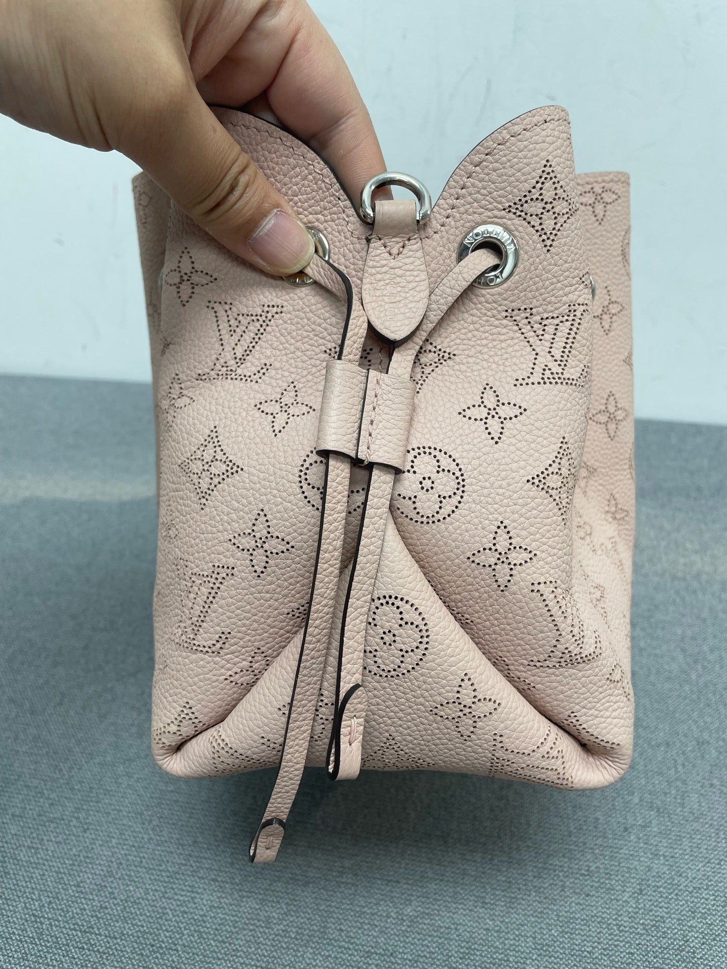 Louis Vuitton - Other - Leather - Pink - (medium)
