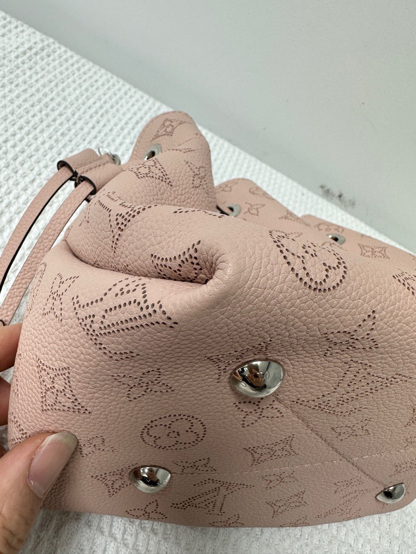 Louis Vuitton - Other - Leather - Pink - (medium)