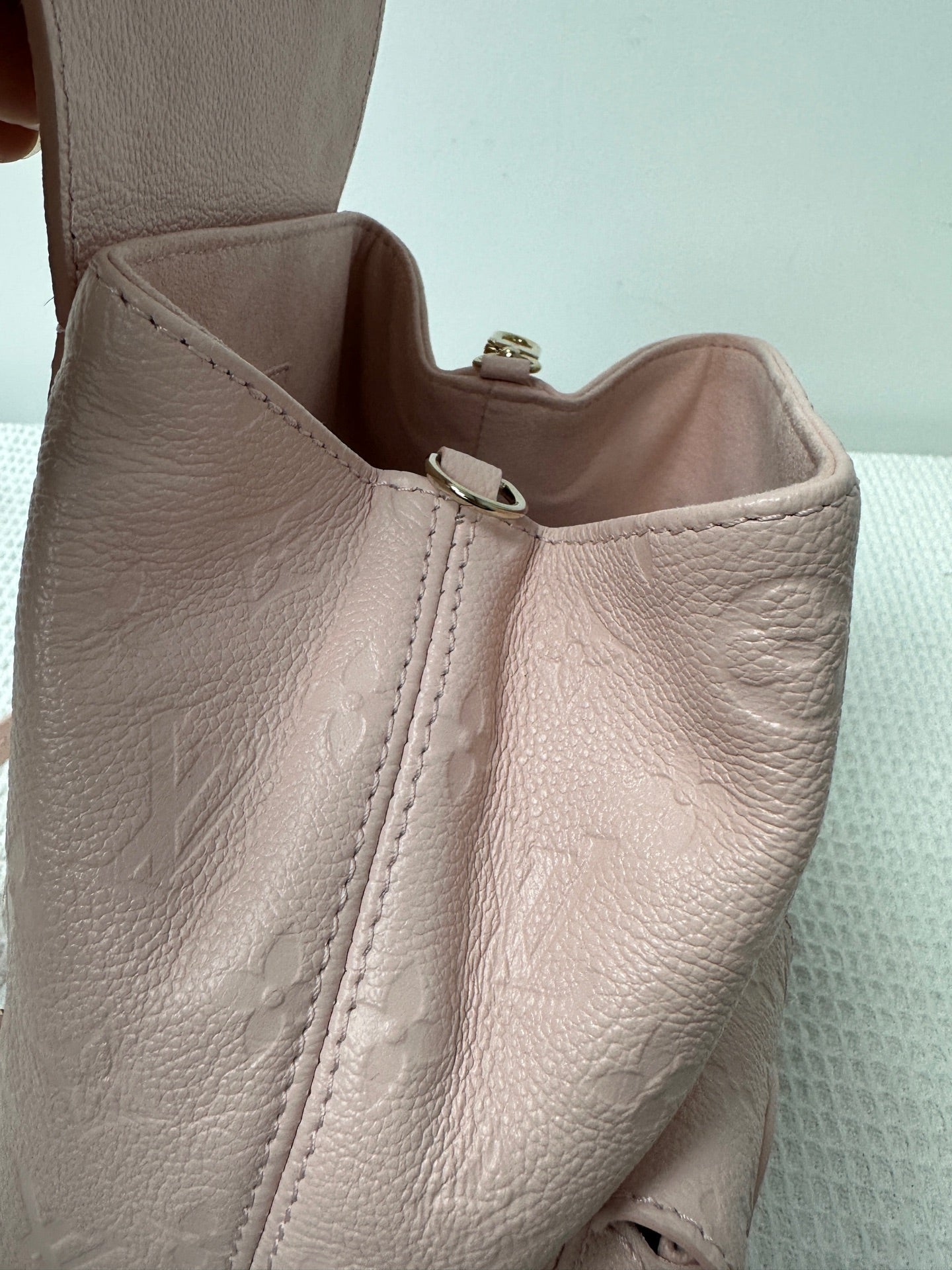 Louis Vuitton - Other - Leather - Pink - (mini)