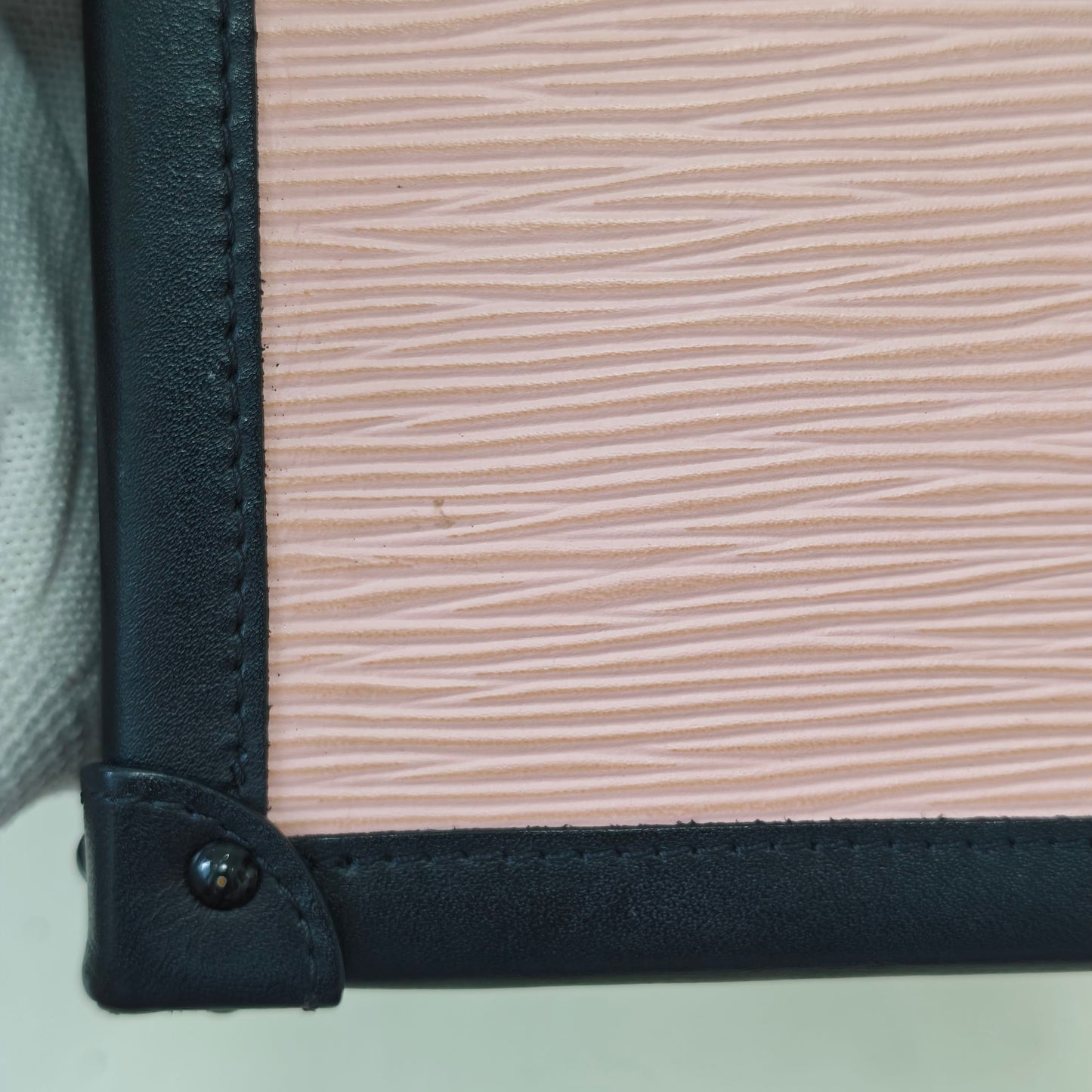 Louis Vuitton - Other - Leather - Pink - (mini)