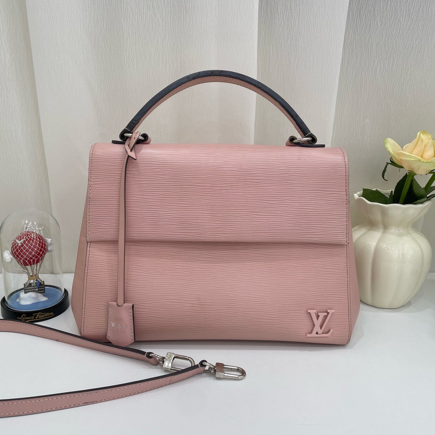 Louis Vuitton - Other - Leather - Pink - (small)