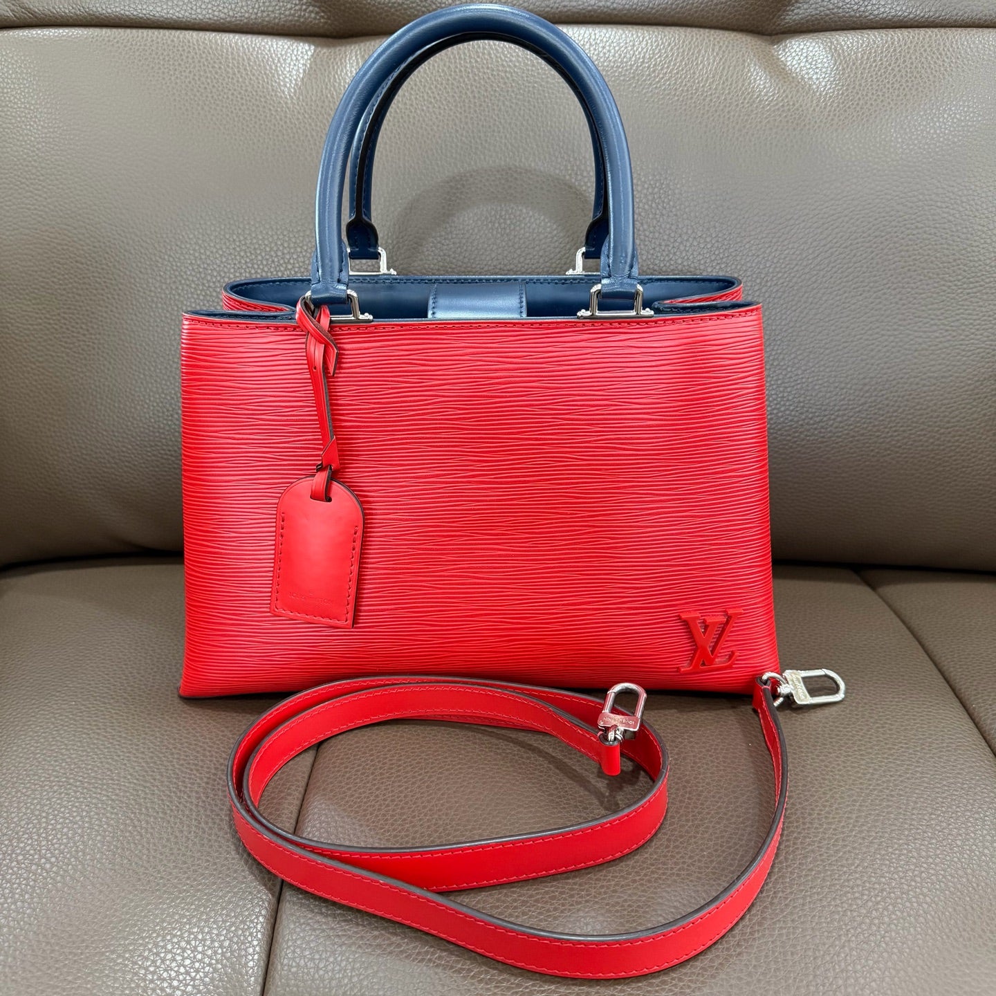 Louis Vuitton - Other - Leather - Red - (medium)