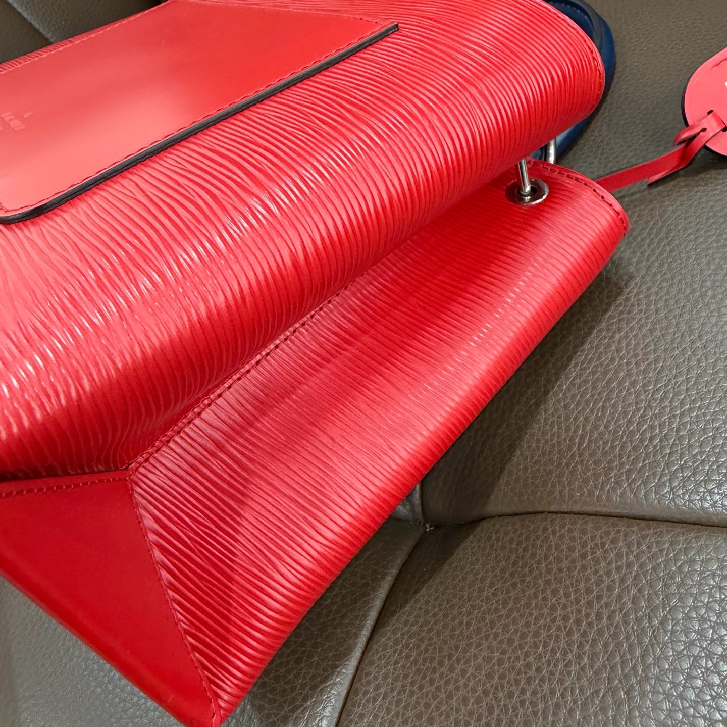 Louis Vuitton - Other - Leather - Red - (medium)