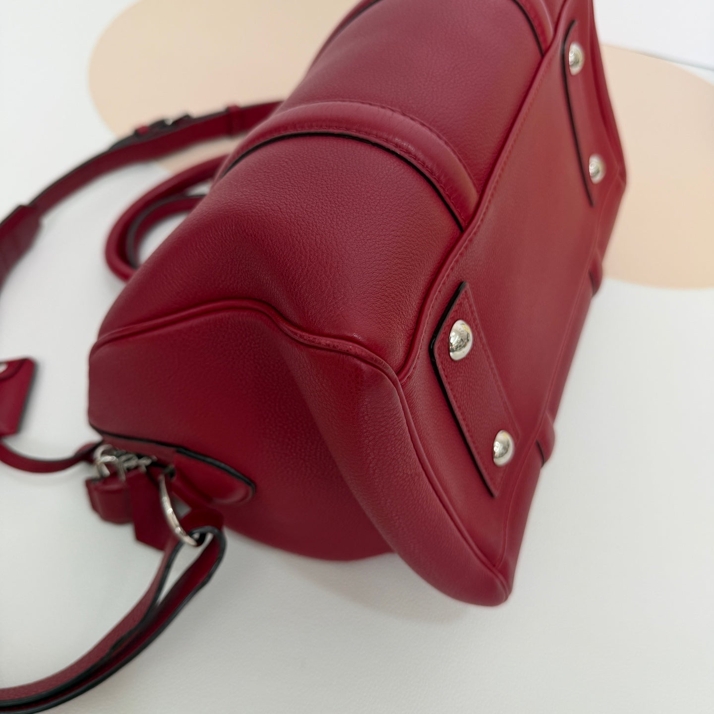 Louis Vuitton - Other - Leather - Red - (medium)