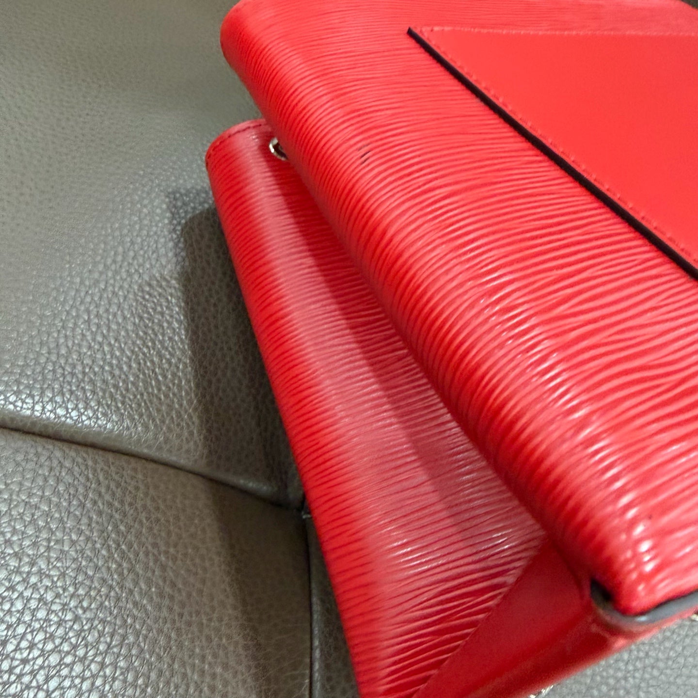 Louis Vuitton - Other - Leather - Red - (medium)