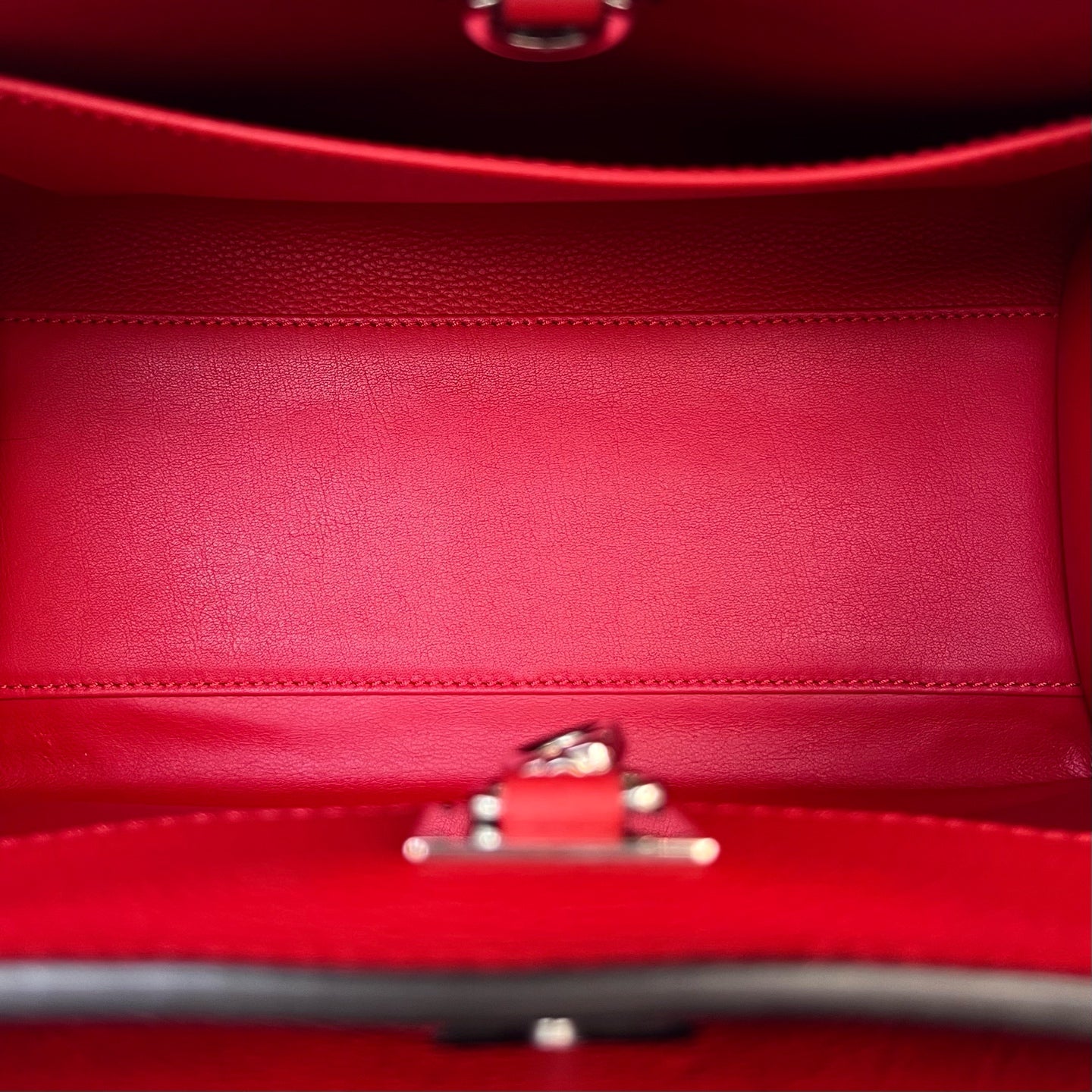 Louis Vuitton - Other - Leather - Red - (medium)