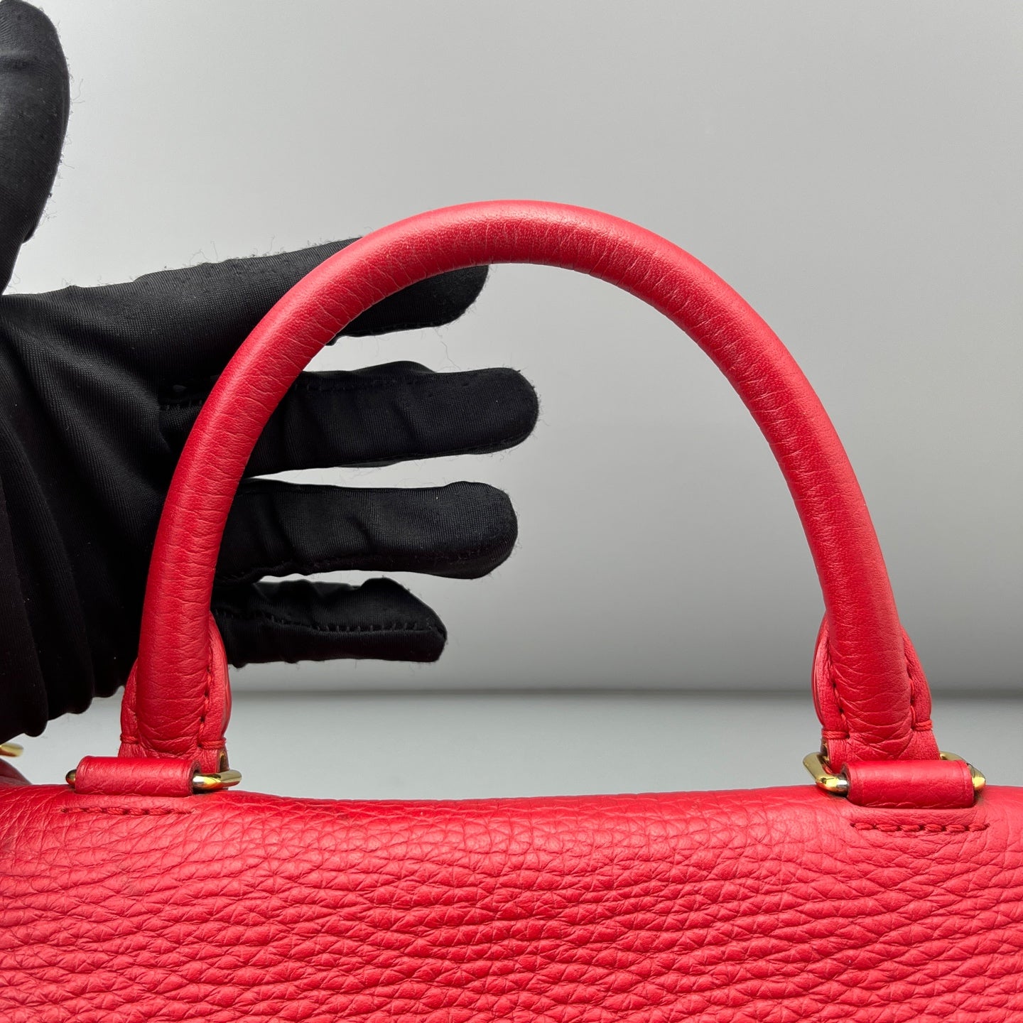 Louis Vuitton - Other - Leather - Red - (medium)