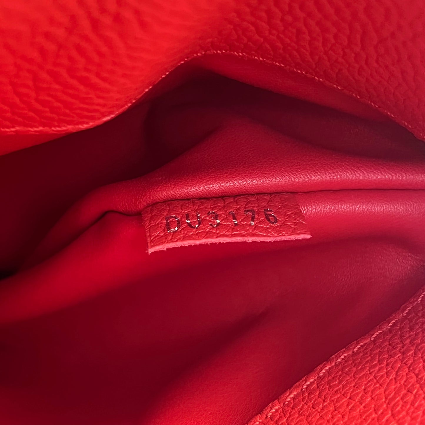 Louis Vuitton - Other - Leather - Red - (medium)