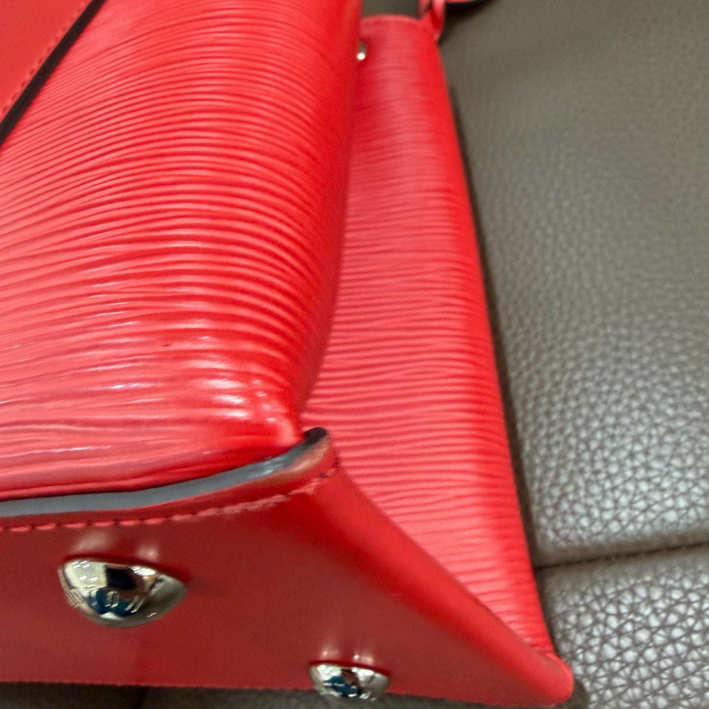 Louis Vuitton - Other - Leather - Red - (medium)