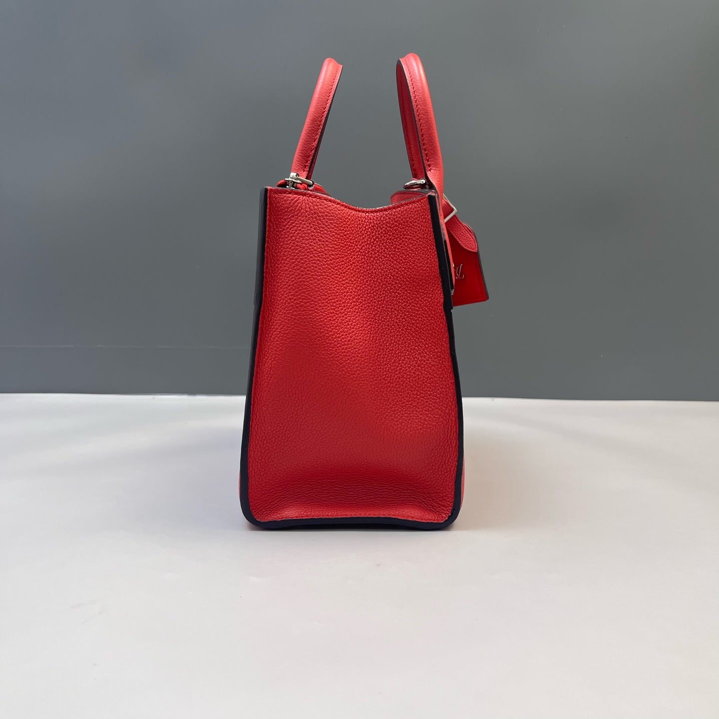 Louis Vuitton - Other - Leather - Red - (medium)