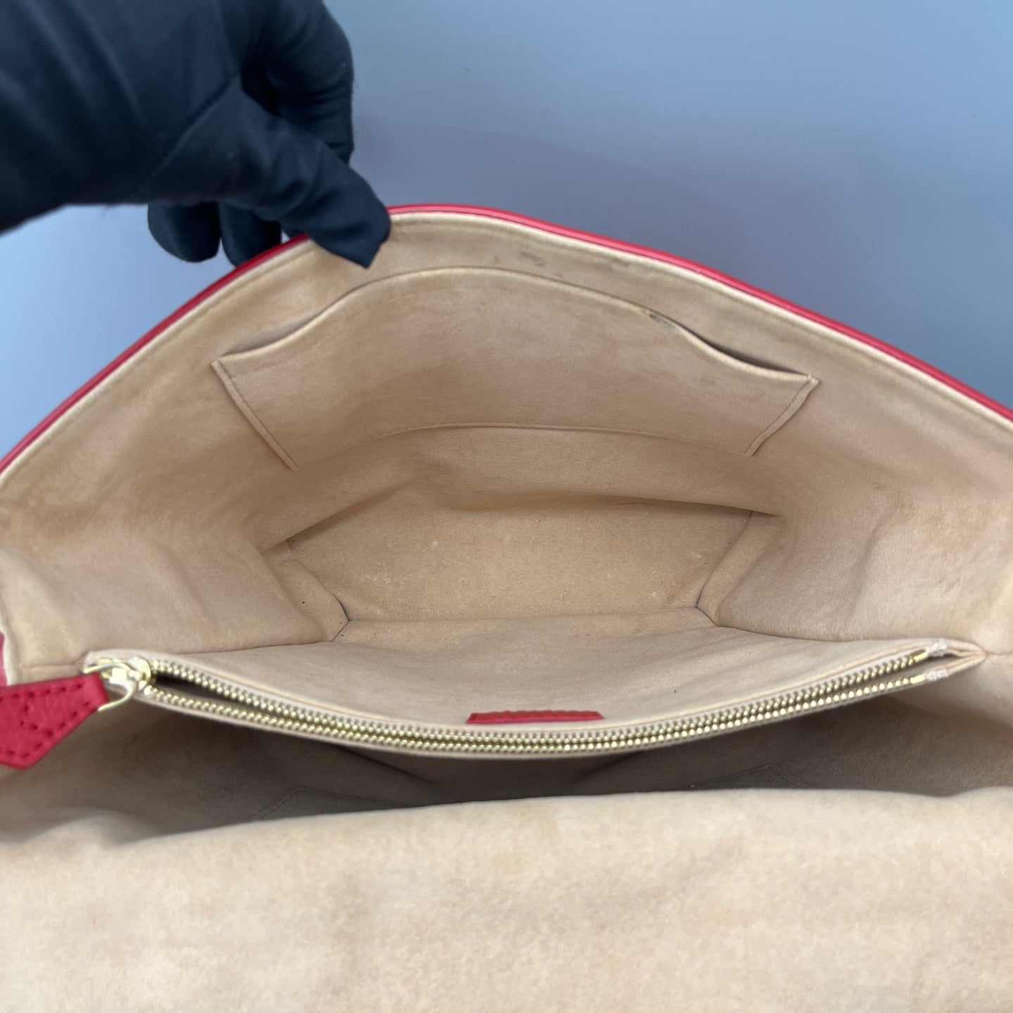 Louis Vuitton - Other - Leather - Red - (medium)