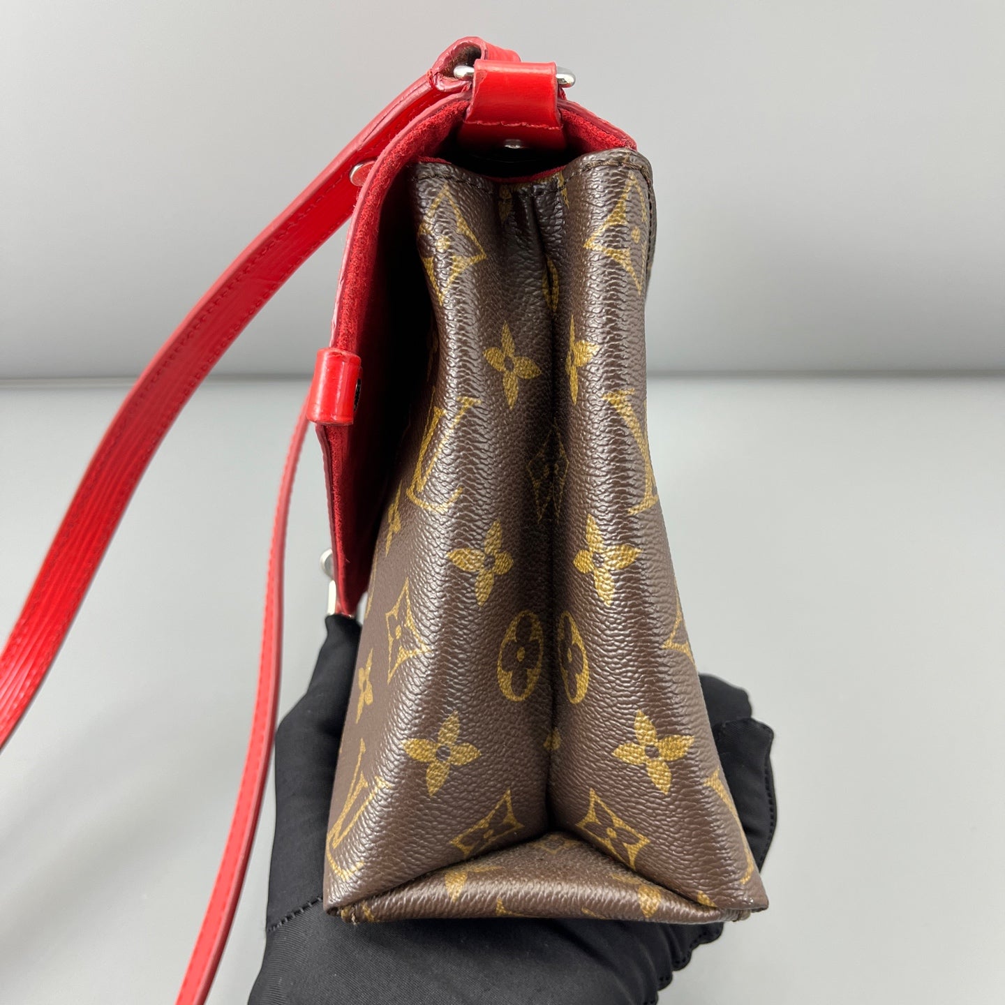 Louis Vuitton - Other - Leather - Red - (small)