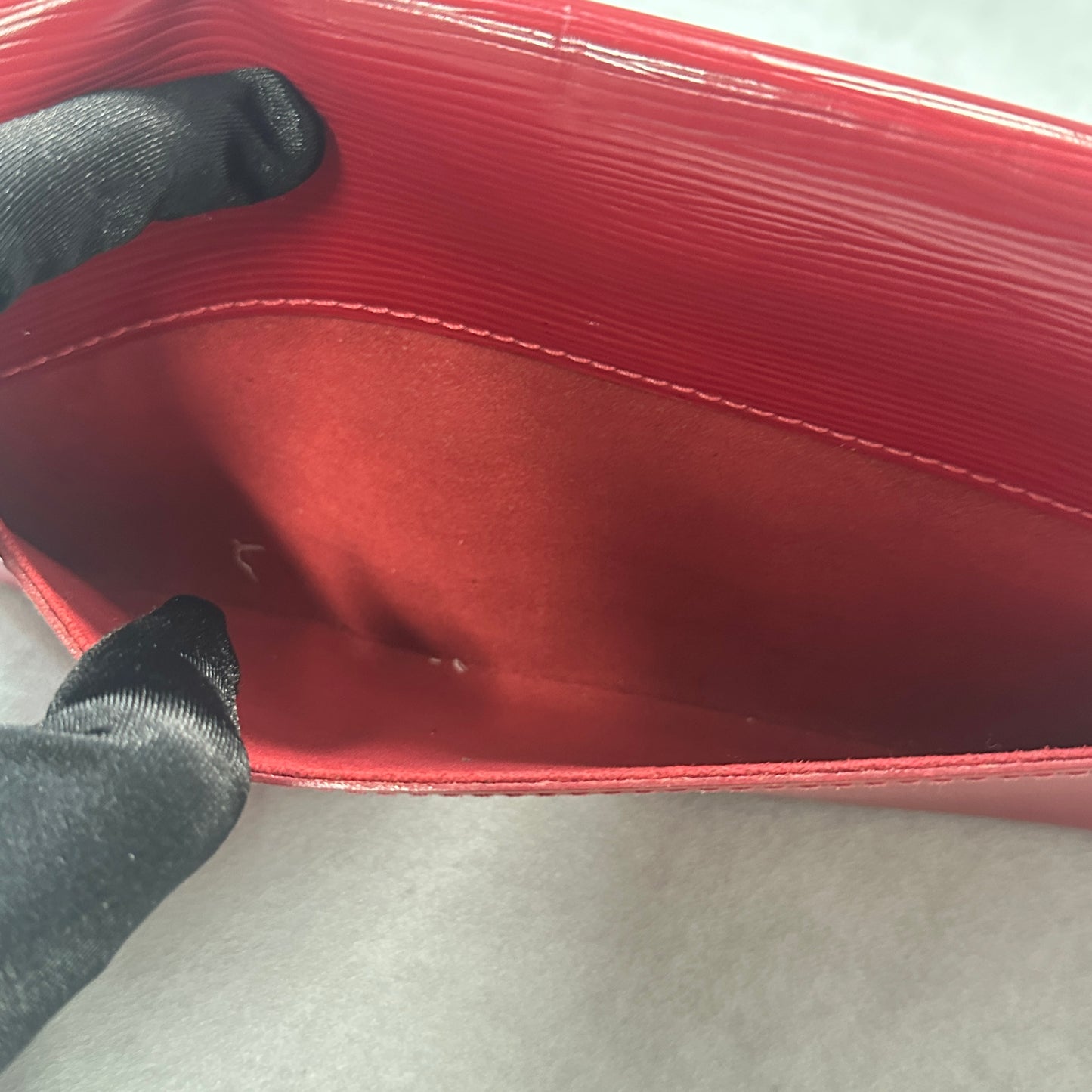 Louis Vuitton - Other - Leather - Red - (small)