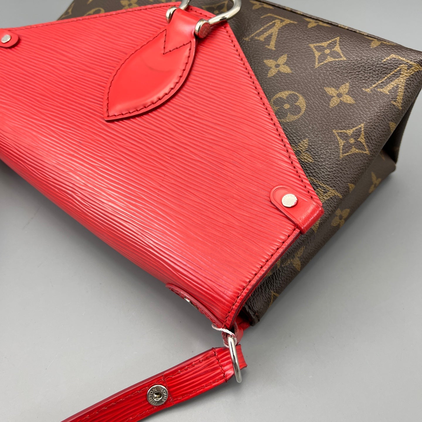 Louis Vuitton - Other - Leather - Red - (small)