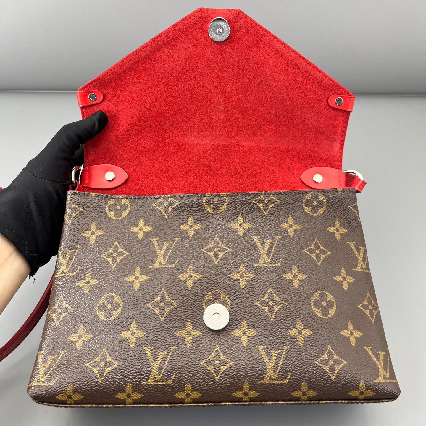 Louis Vuitton - Other - Leather - Red - (small)