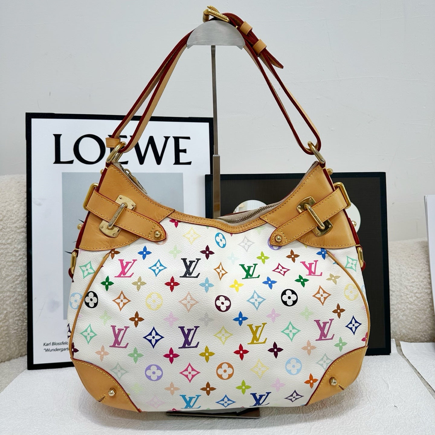Louis Vuitton - Other - Leather - White - (medium)