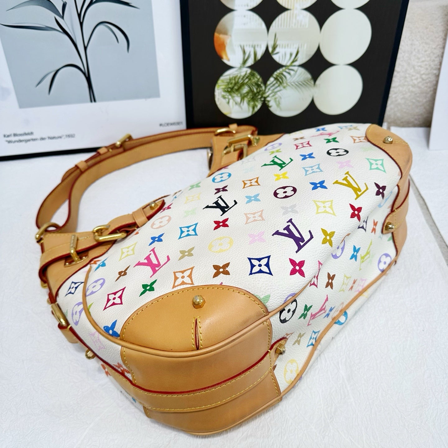 Louis Vuitton - Other - Leather - White - (medium)