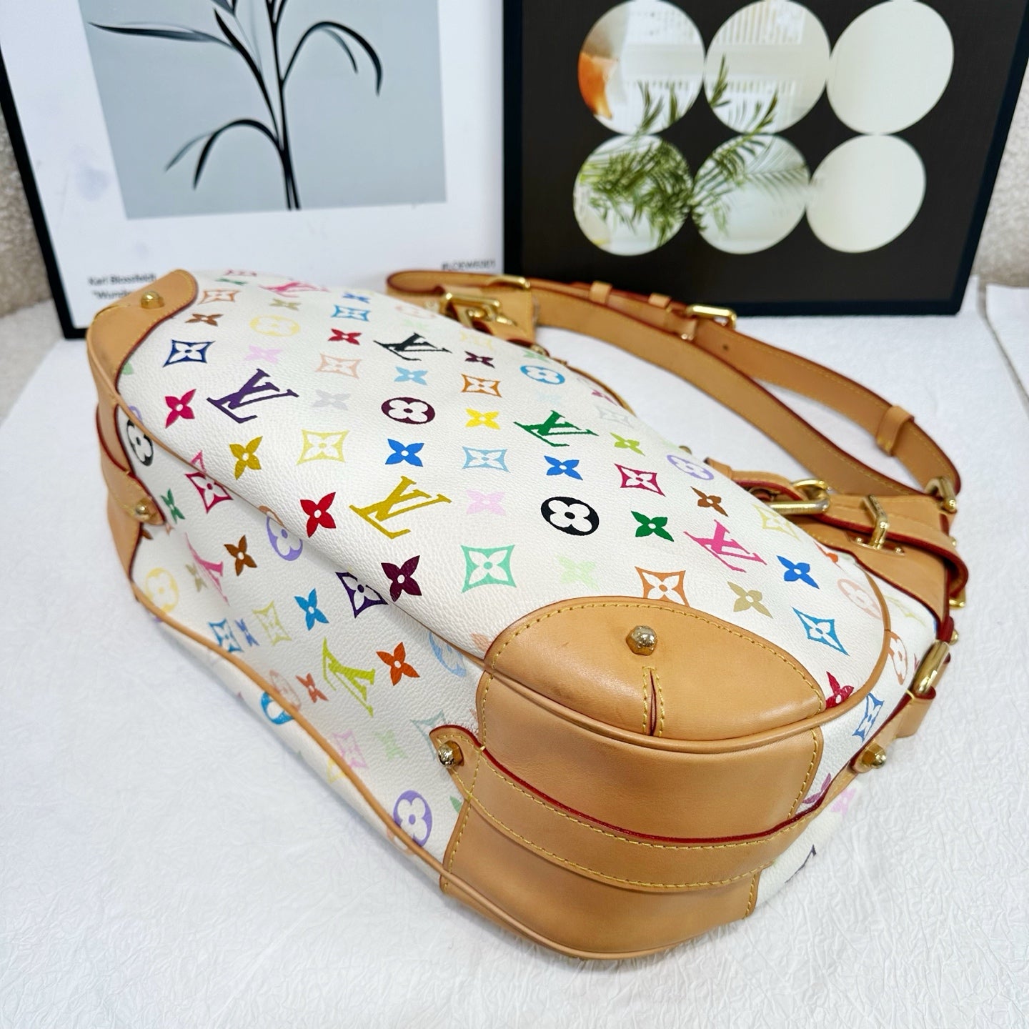 Louis Vuitton - Other - Leather - White - (medium)