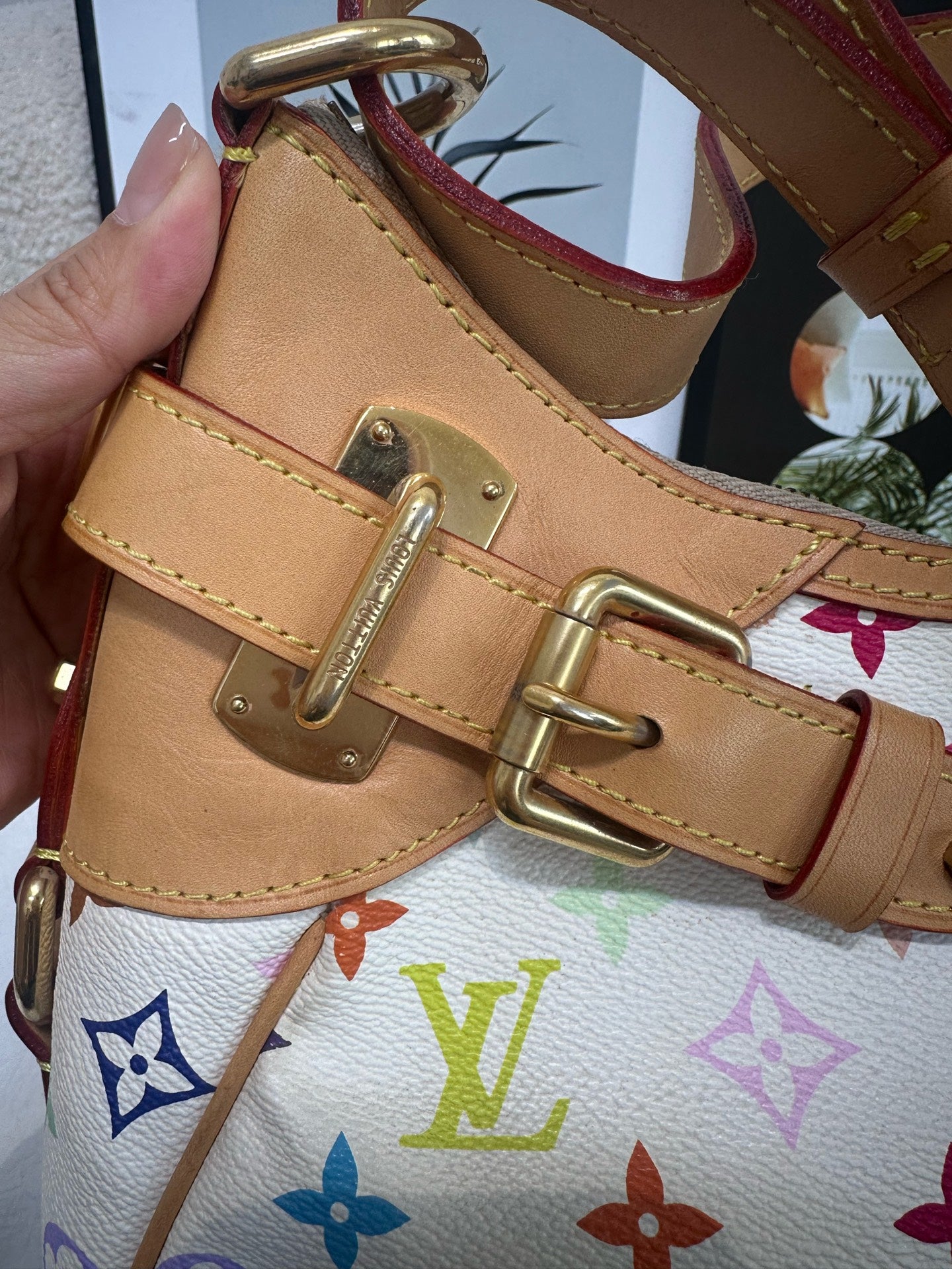 Louis Vuitton - Other - Leather - White - (medium)