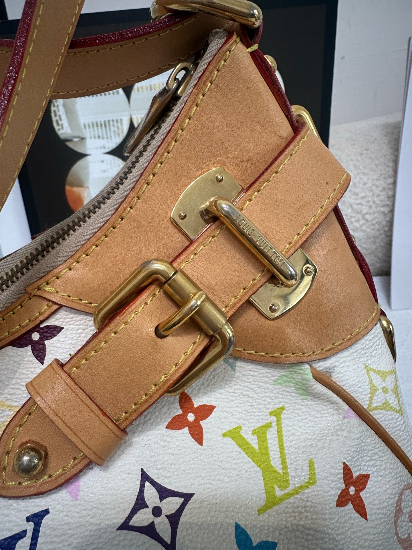 Louis Vuitton - Other - Leather - White - (medium)