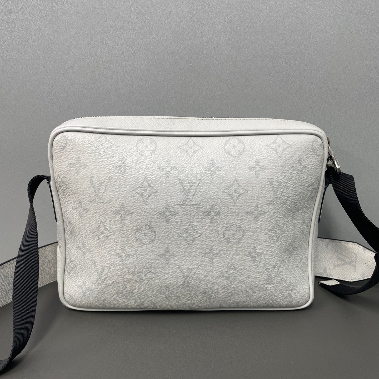 Louis Vuitton - Other - Leather - White - (small)