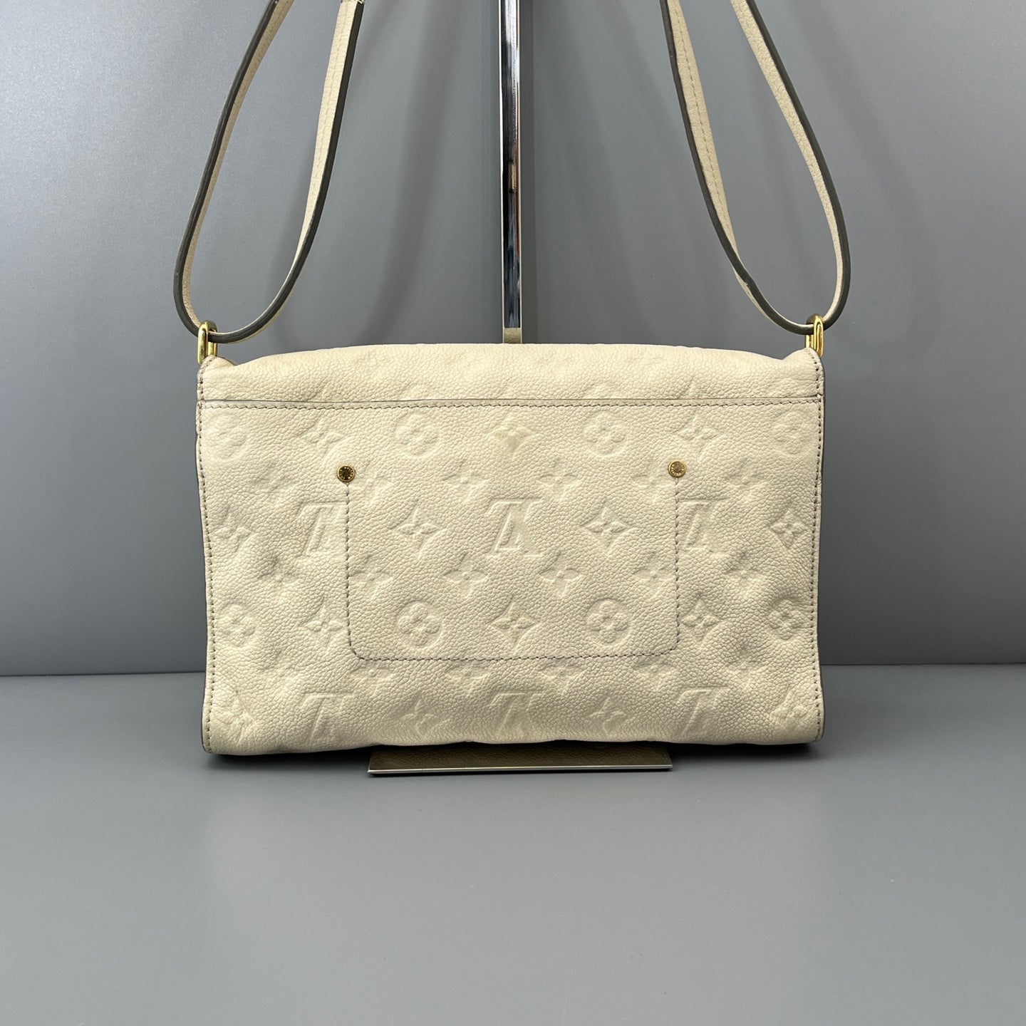 Louis Vuitton - Other - Leather - White - (small)