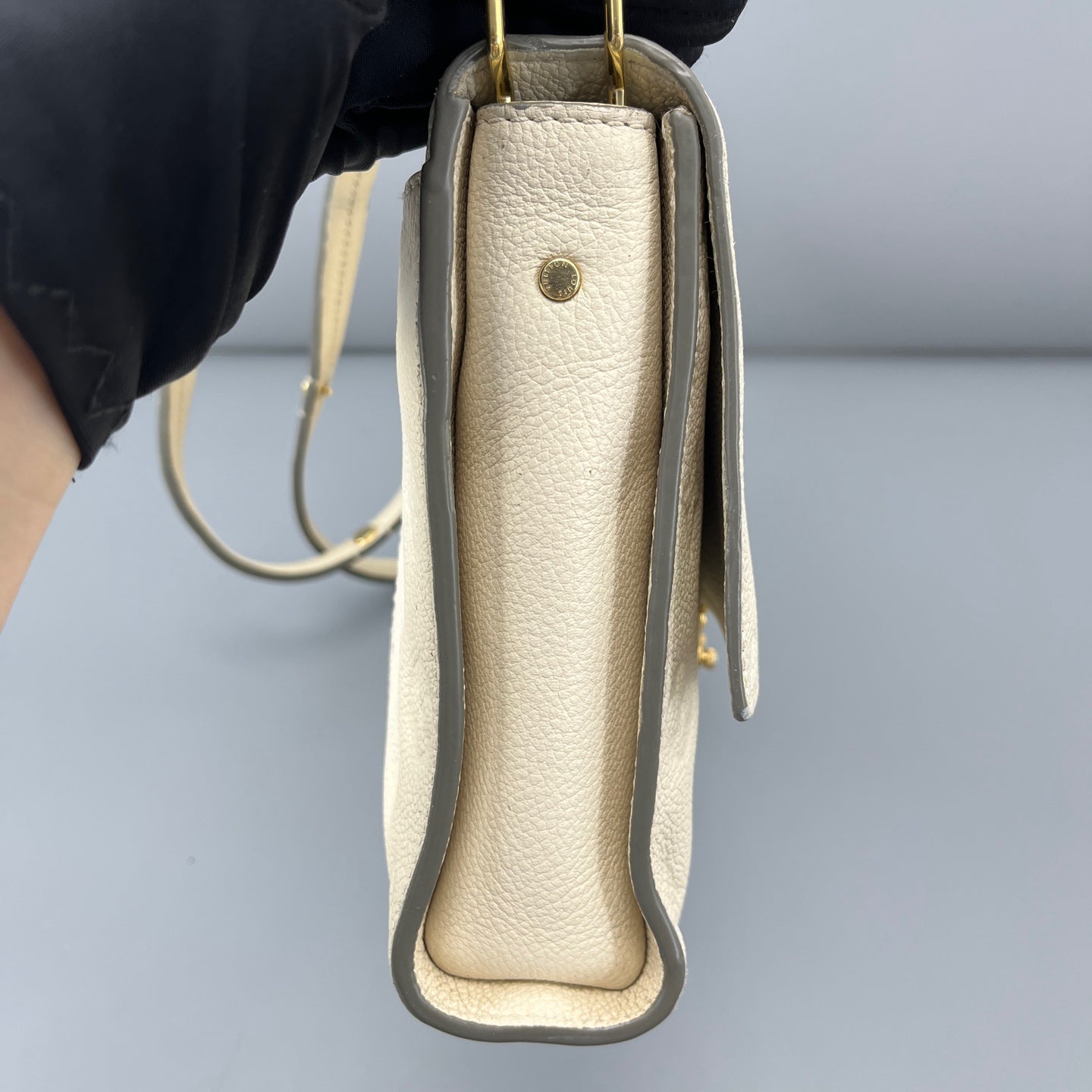 Louis Vuitton - Other - Leather - White - (small)