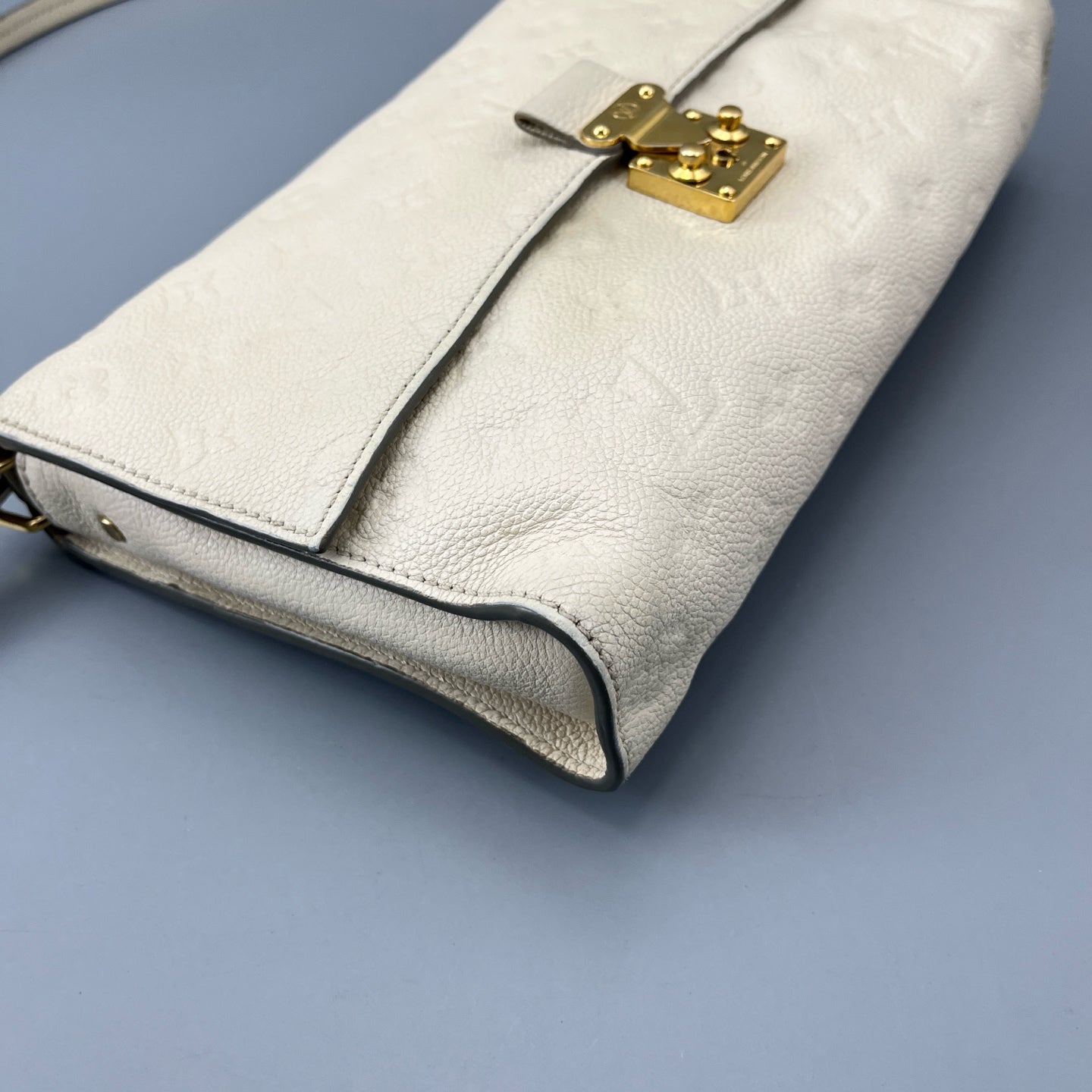 Louis Vuitton - Other - Leather - White - (small)