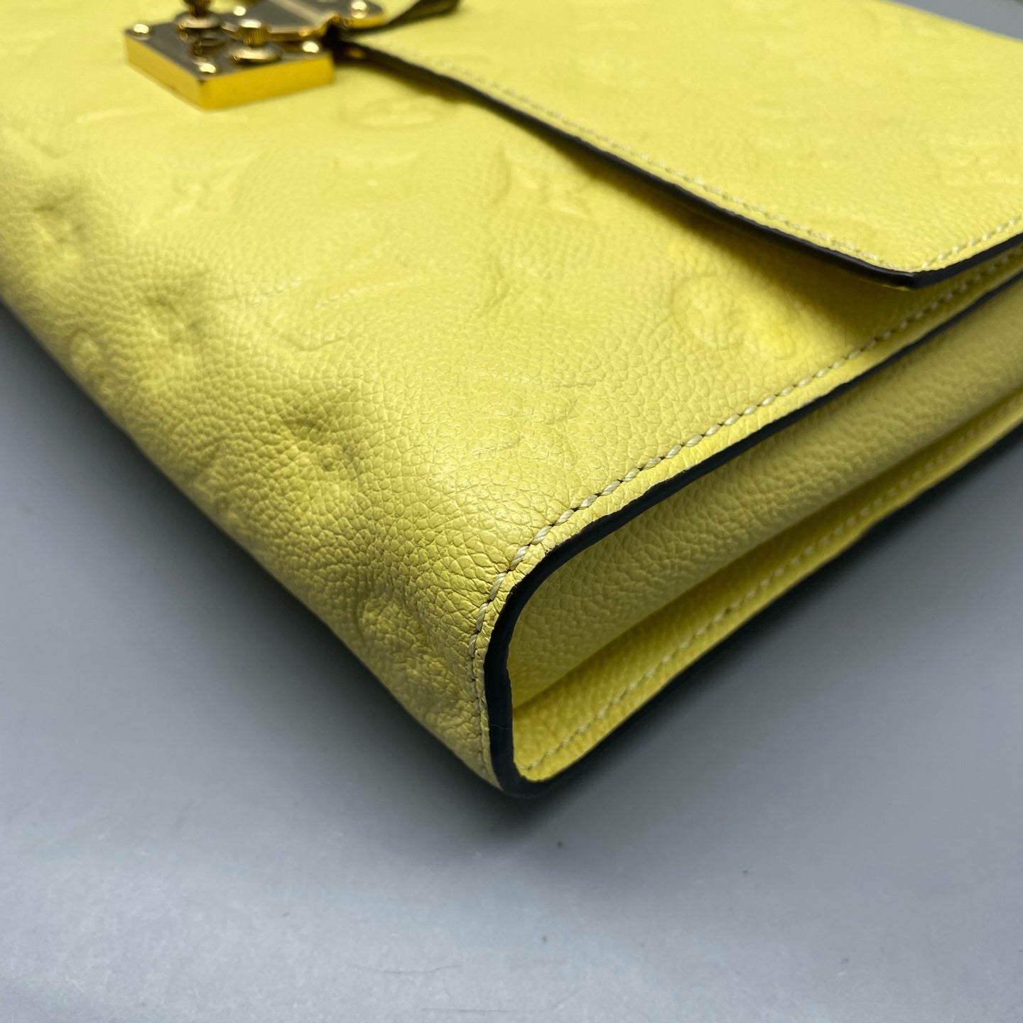 Louis Vuitton - Other - Leather - Yellow - (medium)
