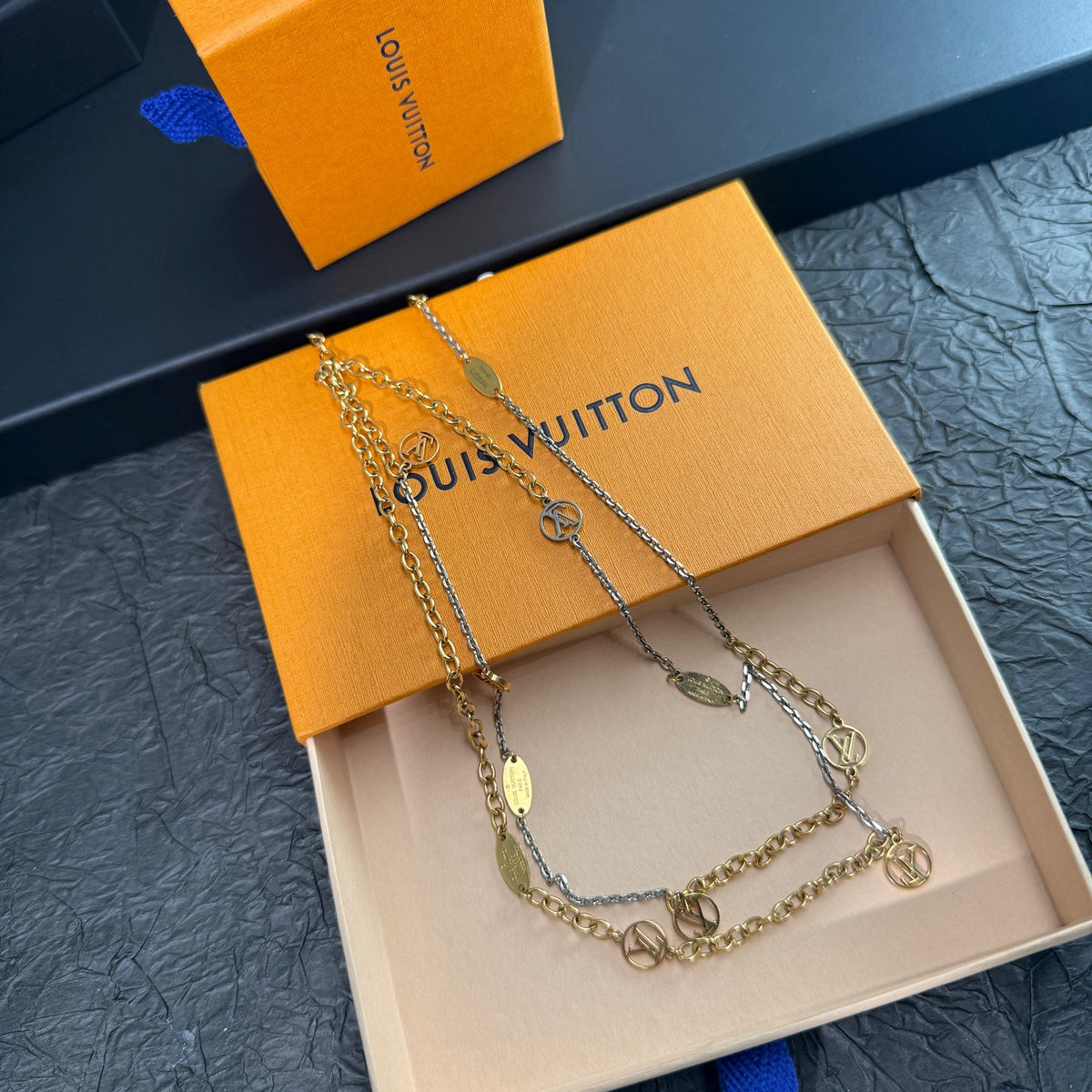 Louis Vuitton - Other - Metal with gold-tone and silver-tone finishes; exact composition unspecified. - Multicolour - (94)