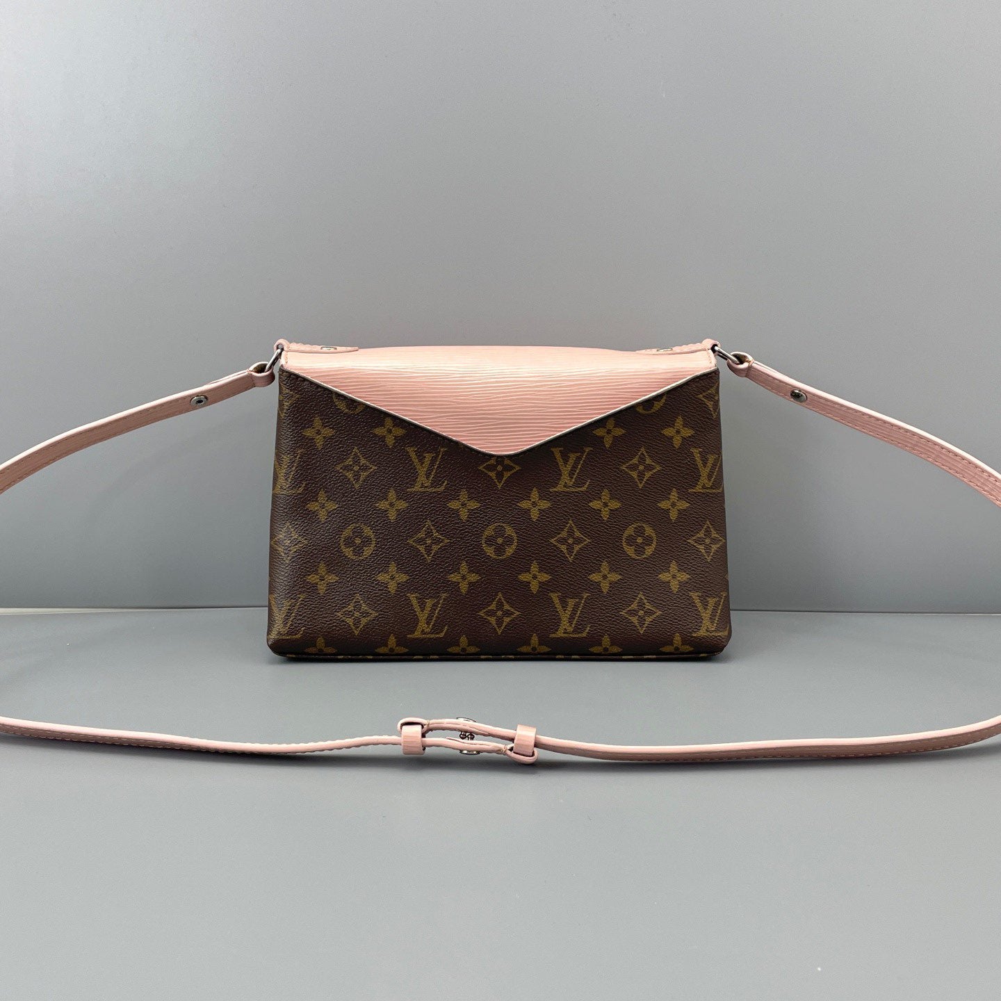 Louis Vuitton - Other - Monogram canvas with Epi leather trim - Brown and Pink with Silver-Tone Hardware - (small)