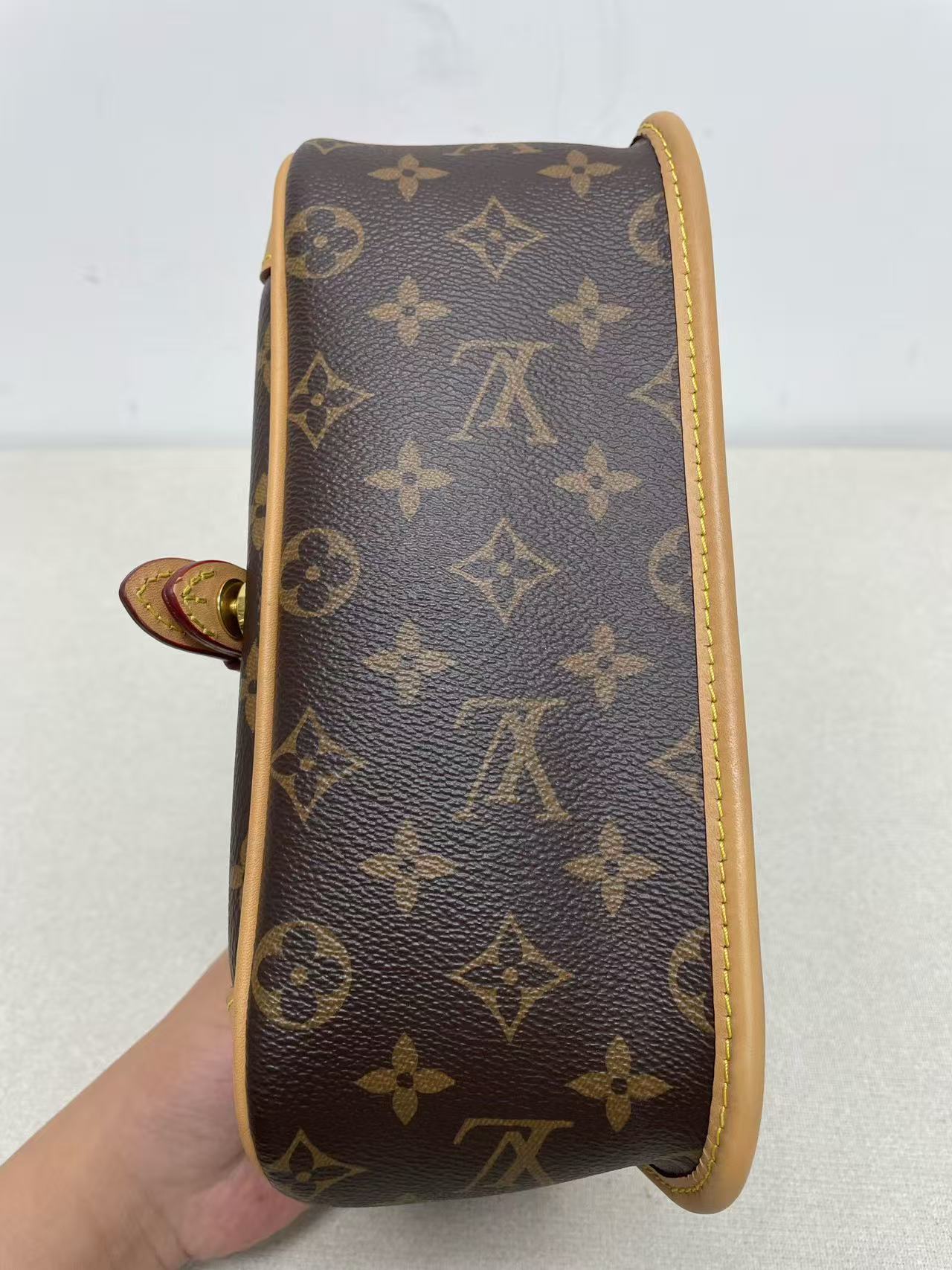 Louis Vuitton - Other - Monogram canvas with Vachetta leather trim - Brown - (Small)