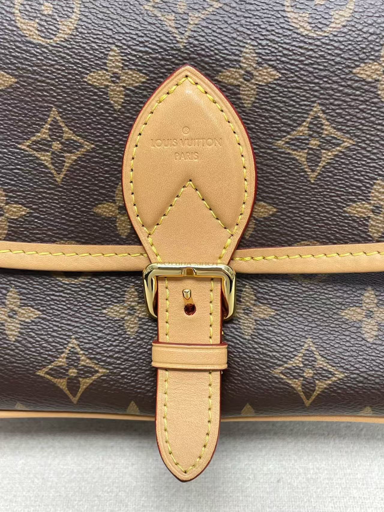 Louis Vuitton - Other - Monogram canvas with Vachetta leather trim - Brown - (Small)