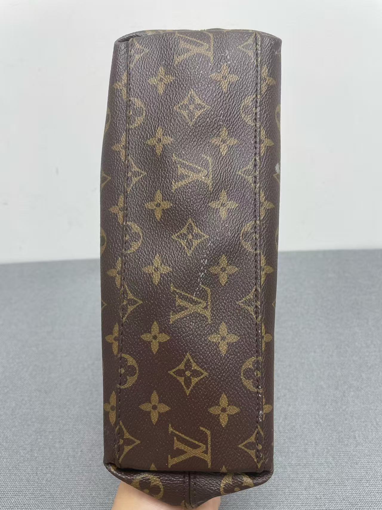 Louis Vuitton - Other - Monogram coated canvas with Vachetta leather trim and smooth leather accents - Brown - (medium)