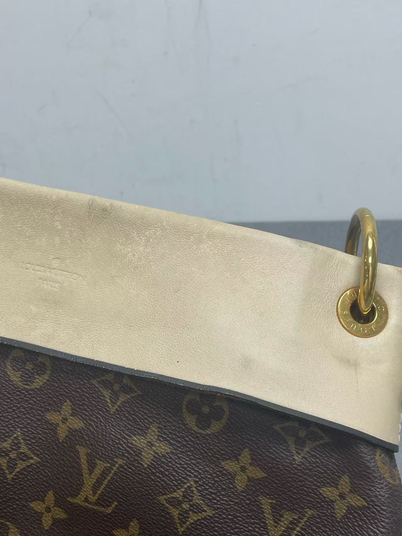 Louis Vuitton - Other - Monogram coated canvas with Vachetta leather trim and smooth leather accents - Brown - (medium)