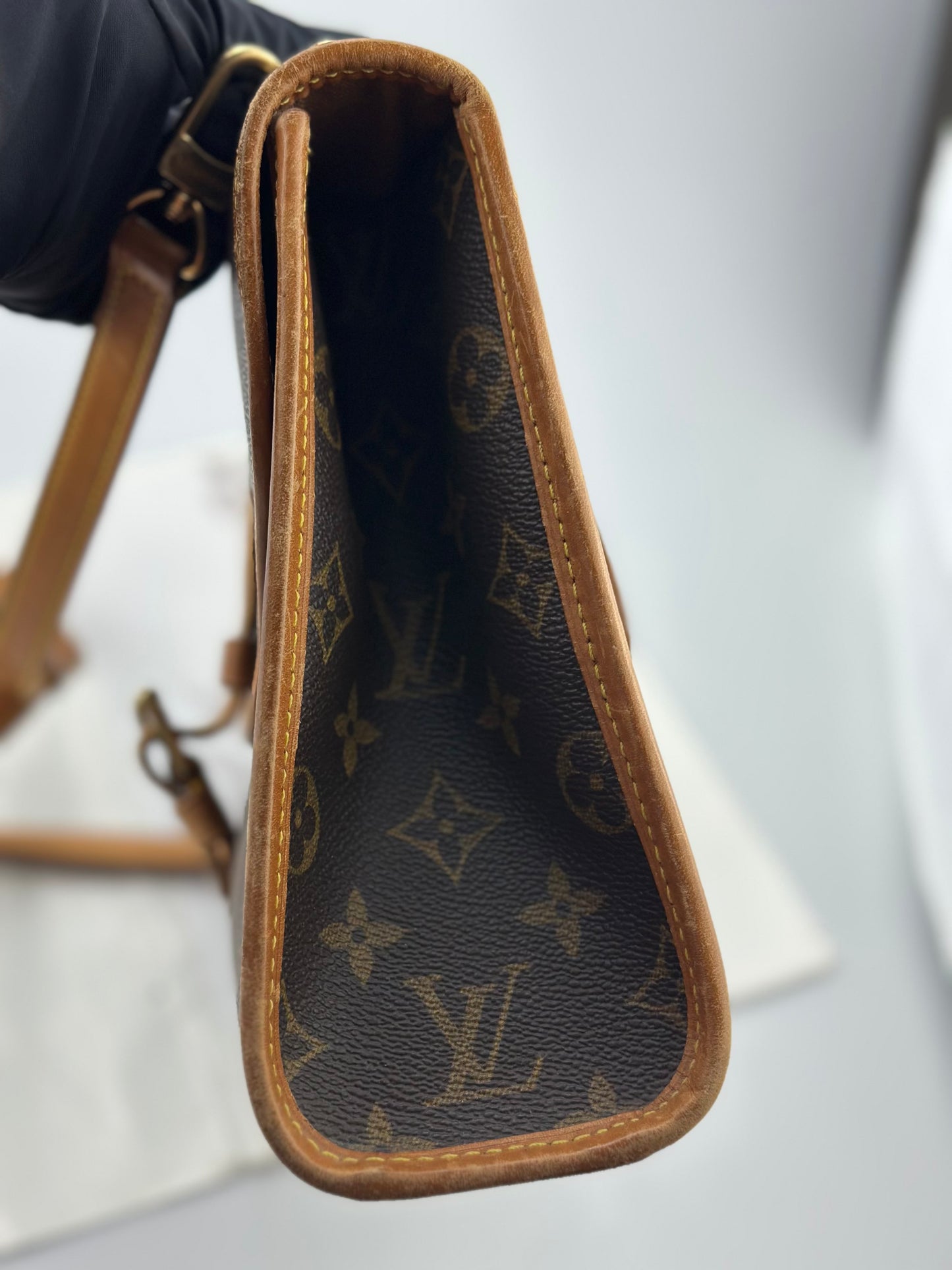 Louis Vuitton - Other - Monogram coated canvas with Vachetta leather trim - Brown - (Medium)